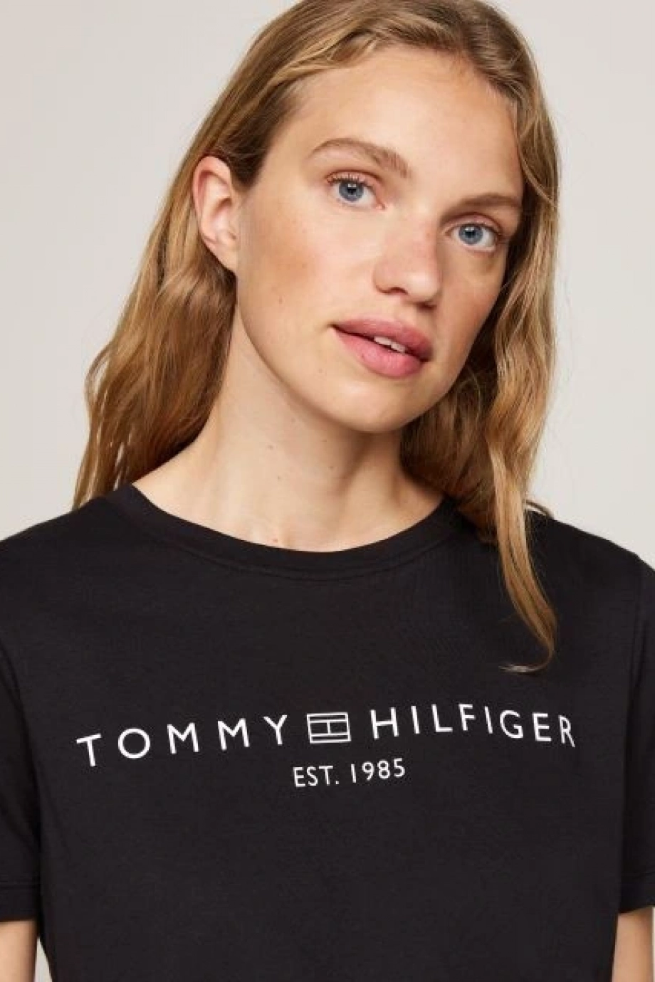 Tommy Hilfiger REG CORP LOGO C-NK SS Kadın Siyah Badi WW0WW40276BDS