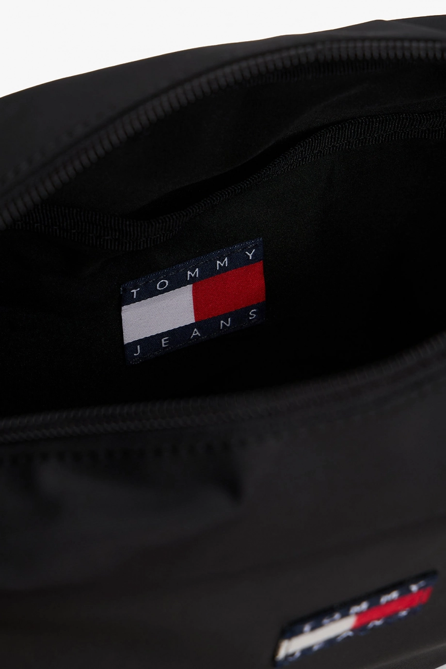 Tommy Hilfiger TJW Klasik Günlük Kamera Kadın Siyah Çapraz Çanta AW0AW18070BDS