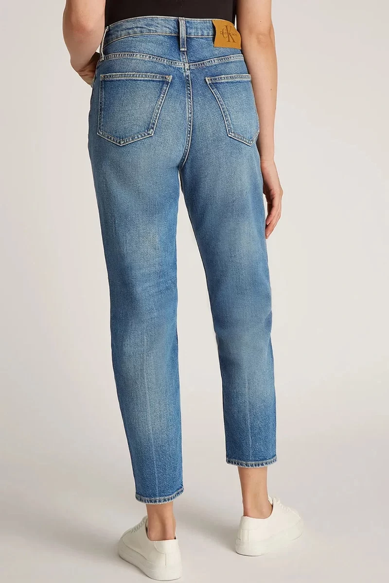 Calvin Klein Kadın Eskitilmiş Regular Fit Mavi Kot Pantolon