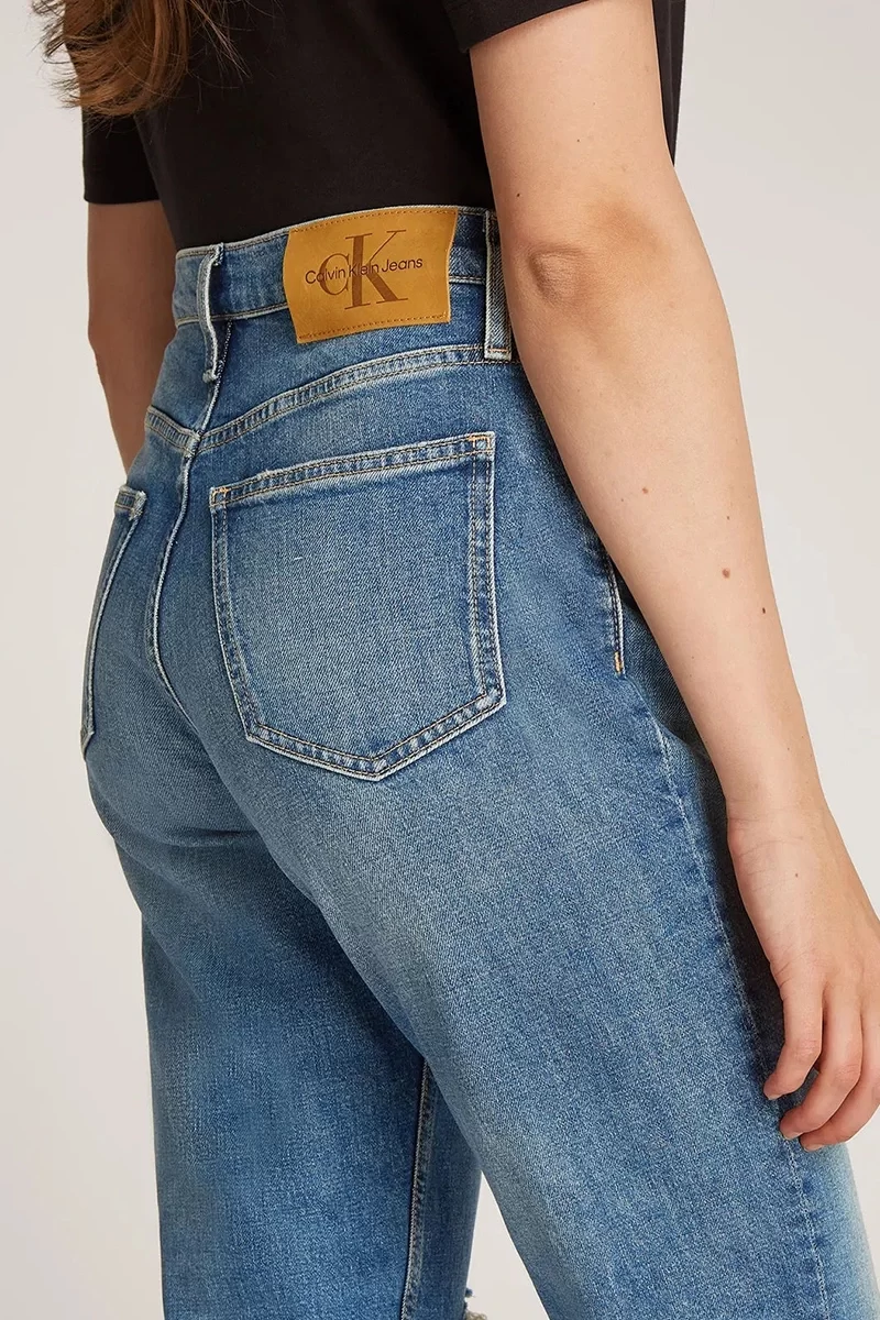 Calvin Klein Kadın Eskitilmiş Regular Fit Mavi Kot Pantolon