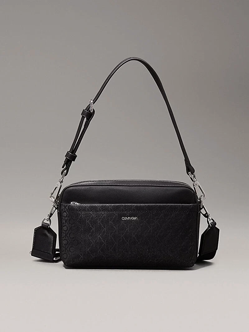 Calvin Klein  Kadın  Siyah Ck Must Conv Camera Çanta