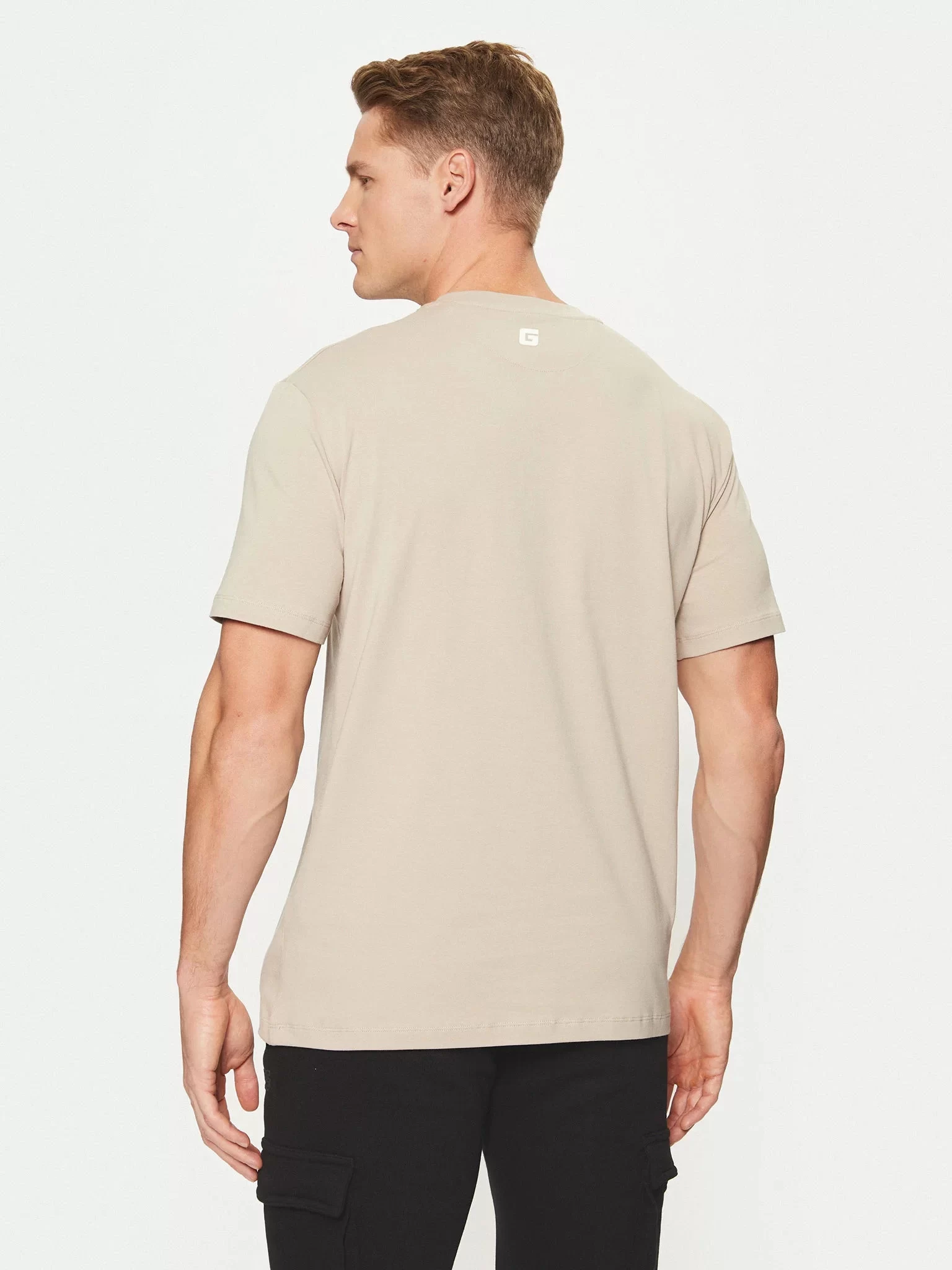 Guess Erkek Bej Logolu T-Shirt