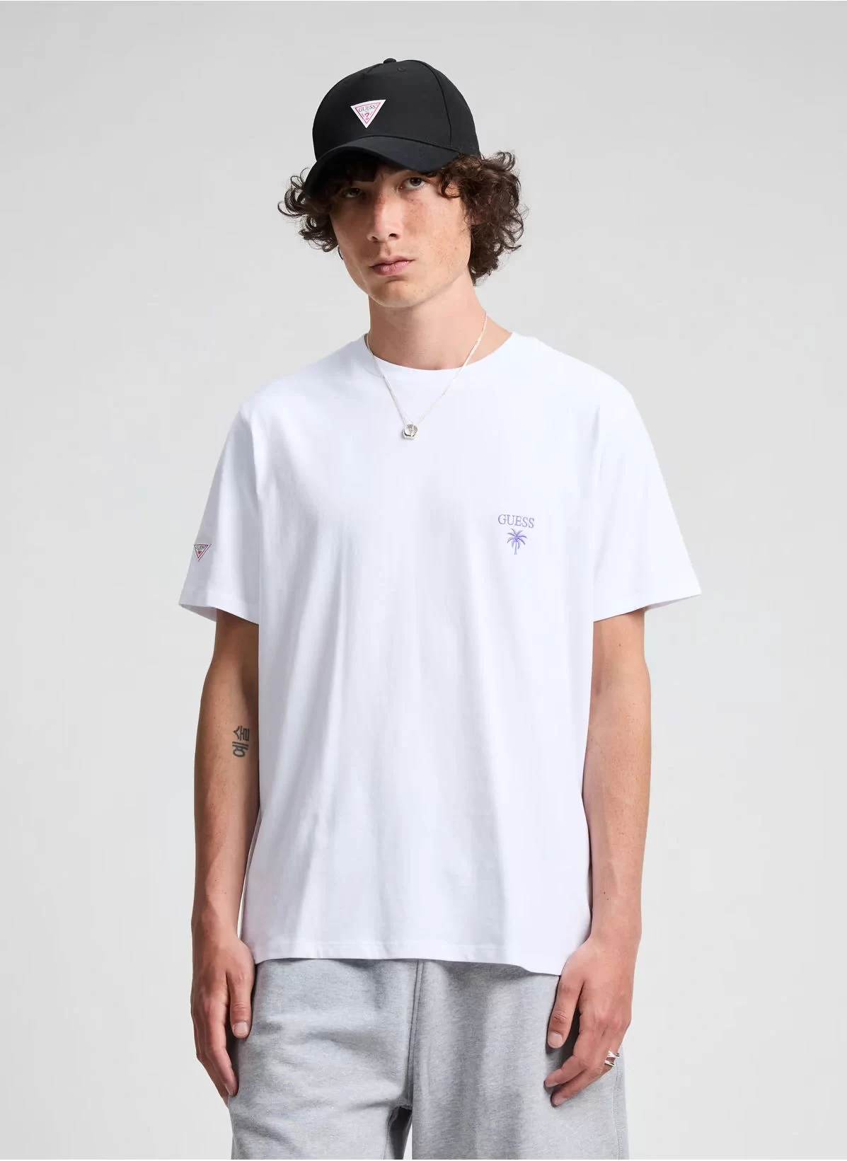 Guess Ss Cn Gd Palm Tee Erkek Beyaz T-Shirt F5GI09KA260-G011