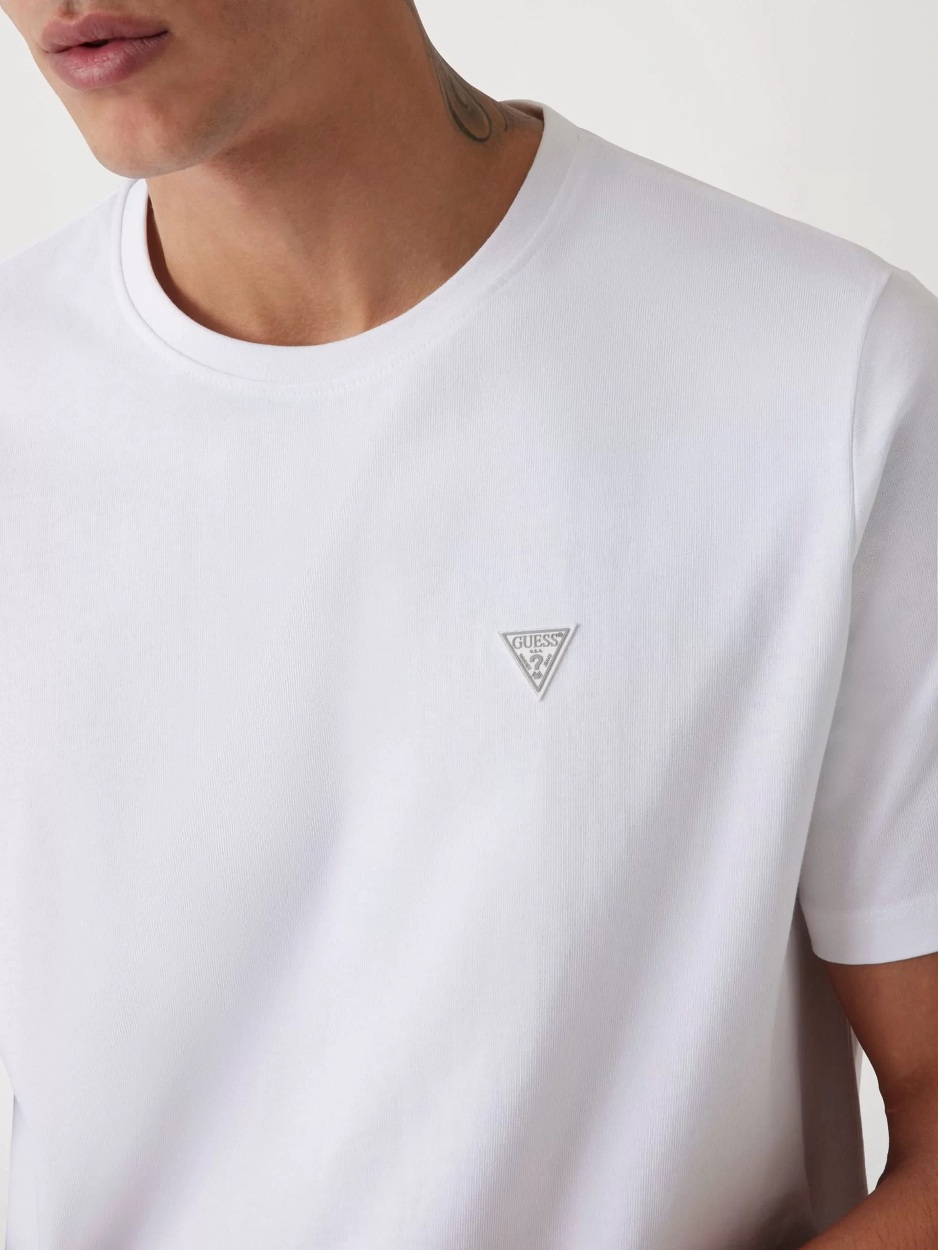 Guess Ss Cn Patch Tee Erkek Beyaz T-Shirt M4YI0AKCCM1-G011