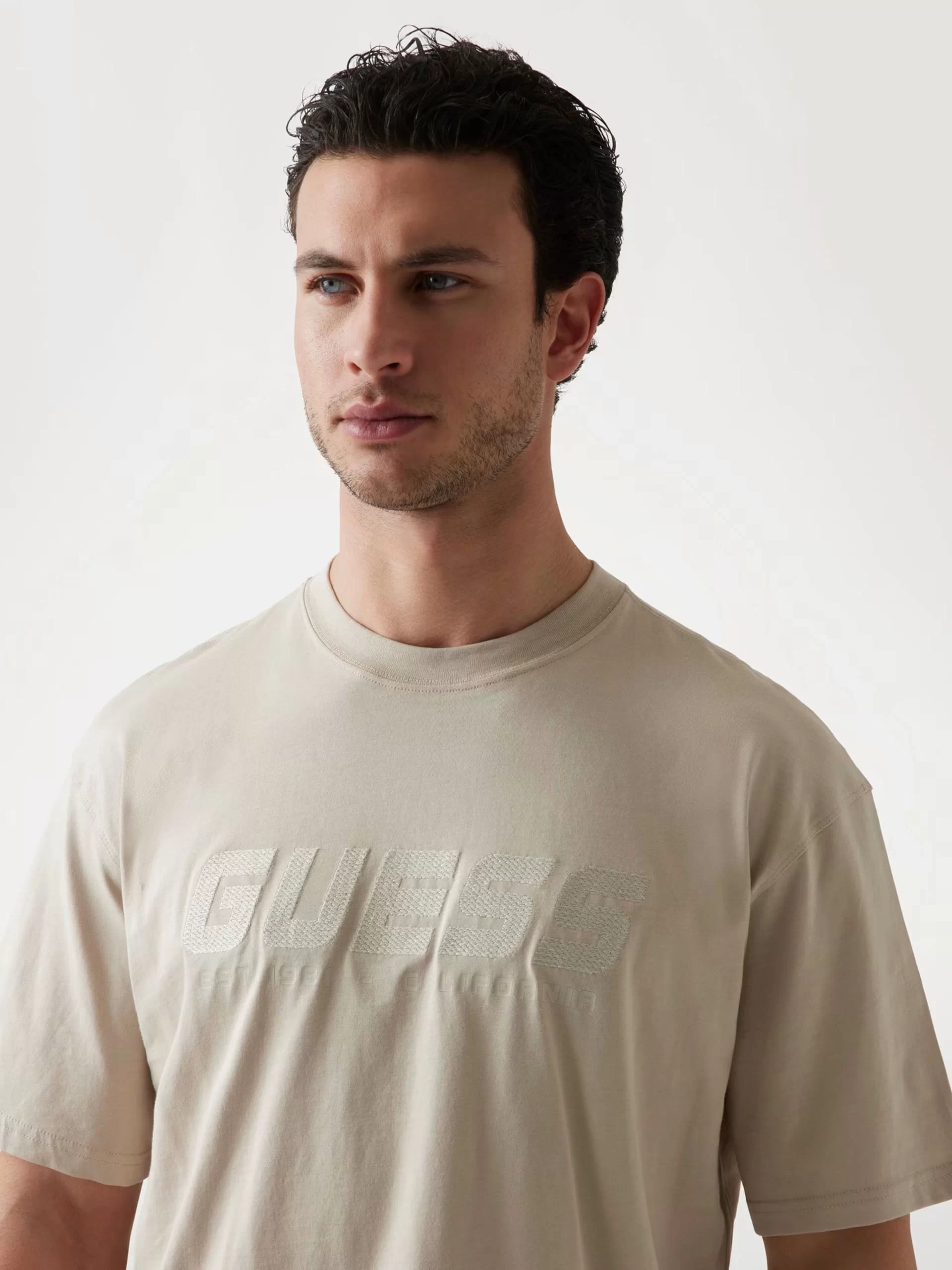 Guess Suron Cn T-Shırt Erkek Bej T-Shirt Z5RI10I3Z14-G9D0