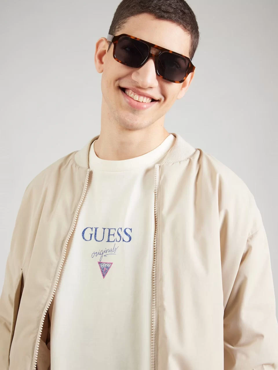 Guess Erkek Krem Baker Logolu Baskılı T-Shirt