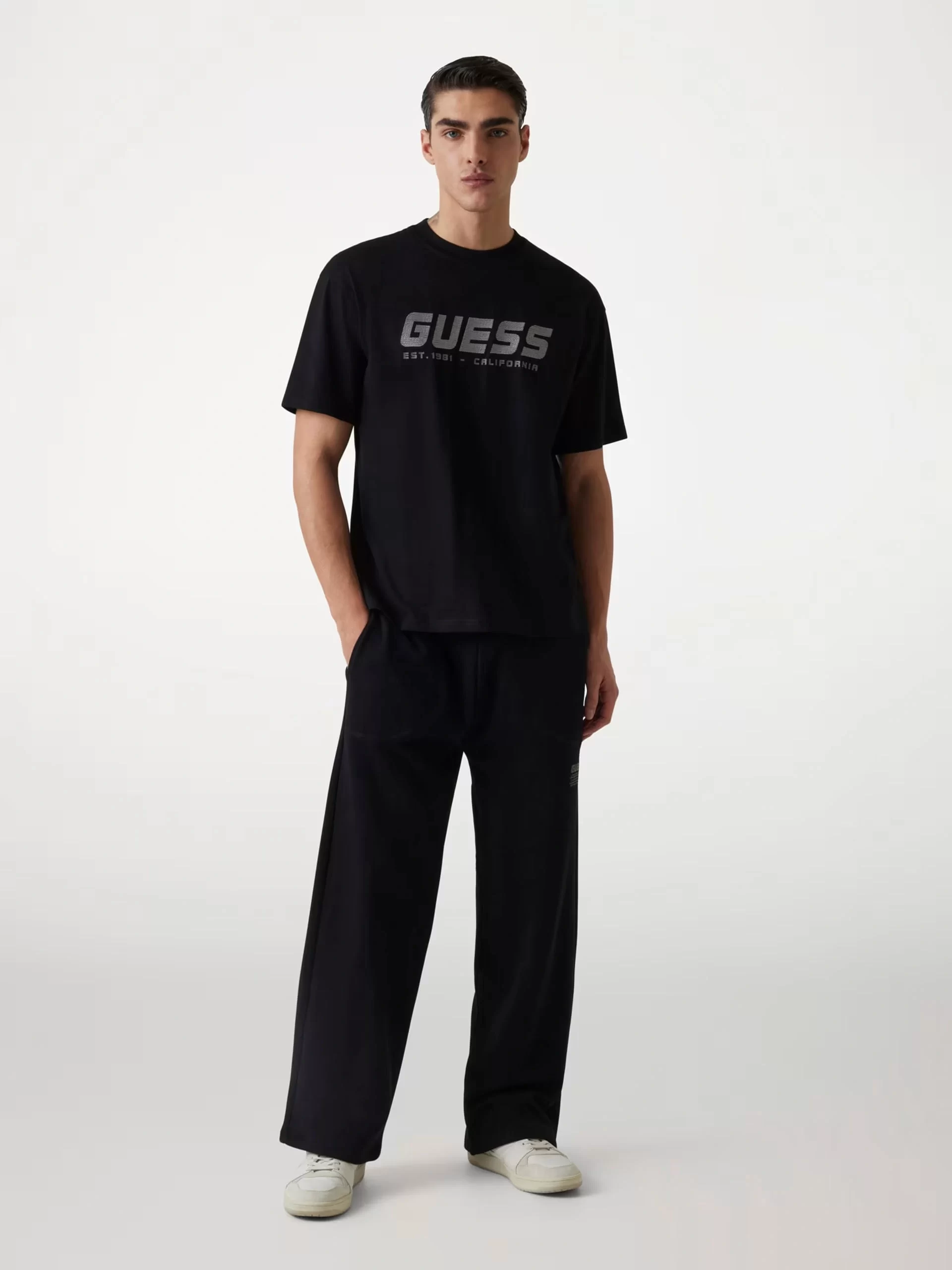 Guess Suron Cn T-Shırt Erkek Siyah T-Shirt Z5RI10I3Z14-JBLK