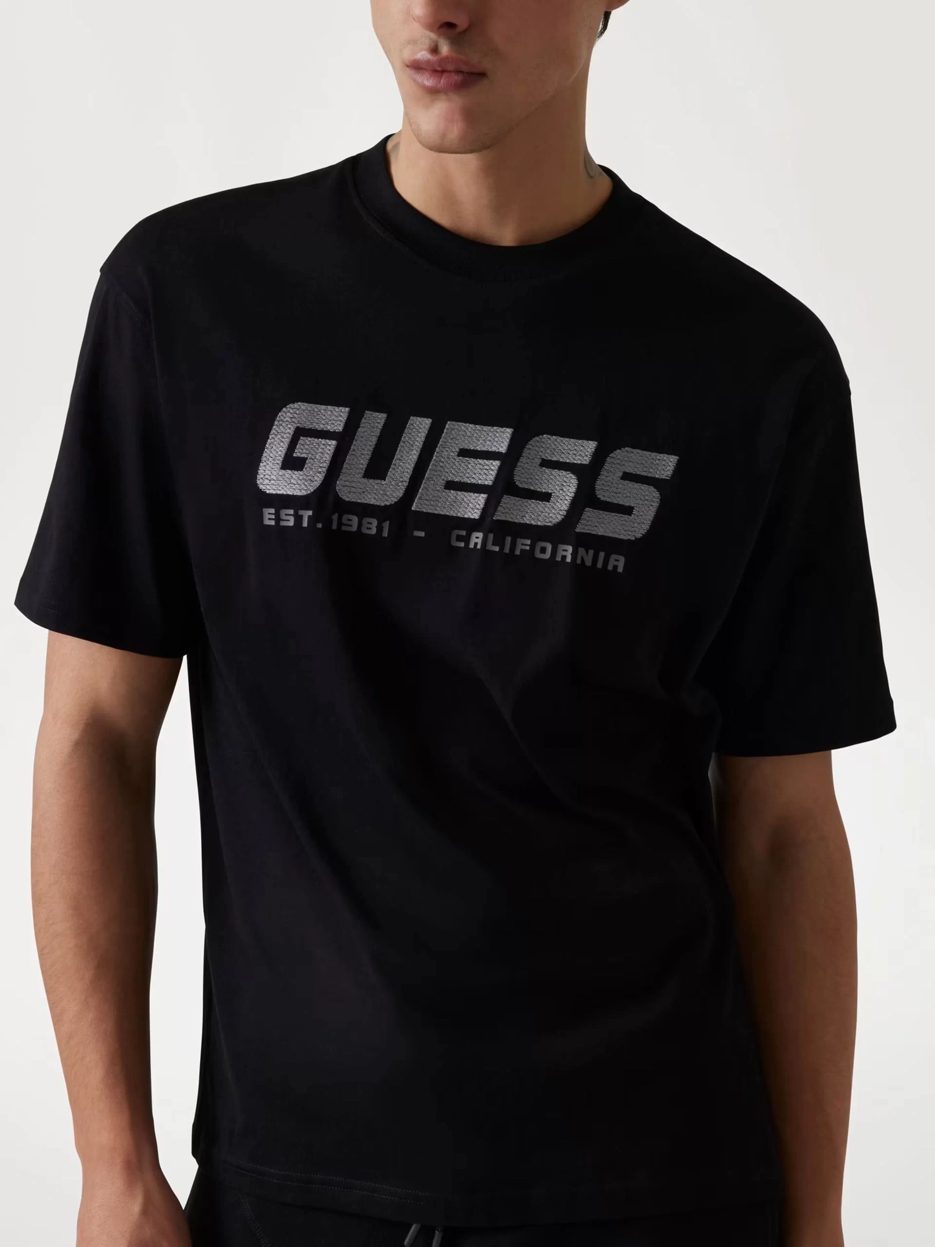 Guess Suron Cn T-Shırt Erkek Siyah T-Shirt Z5RI10I3Z14-JBLK