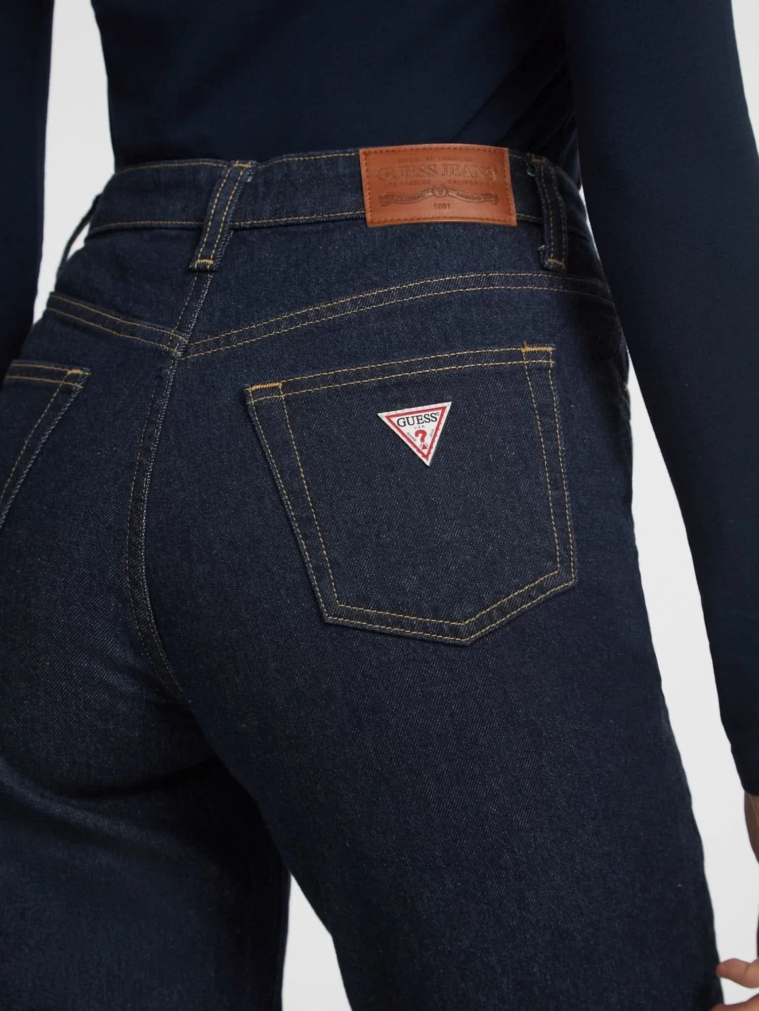 Guess jeans Gj G06 Mom Kadın Siyah Jeans W4YA0DD5CC1-D4IR