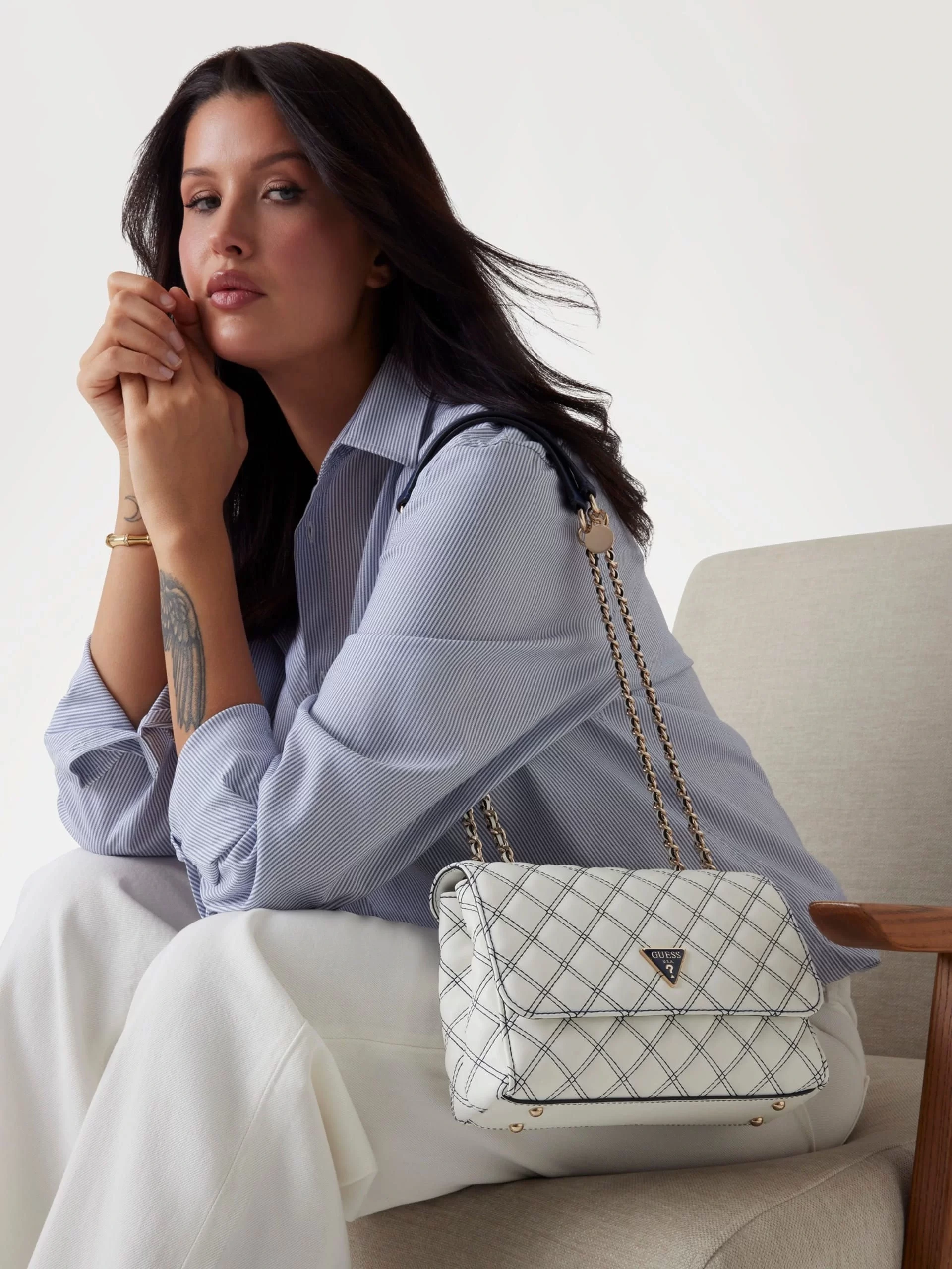 Guess Kadın Beyaz Cruise Vibe Dönüştürülebilir Flap Crossbod