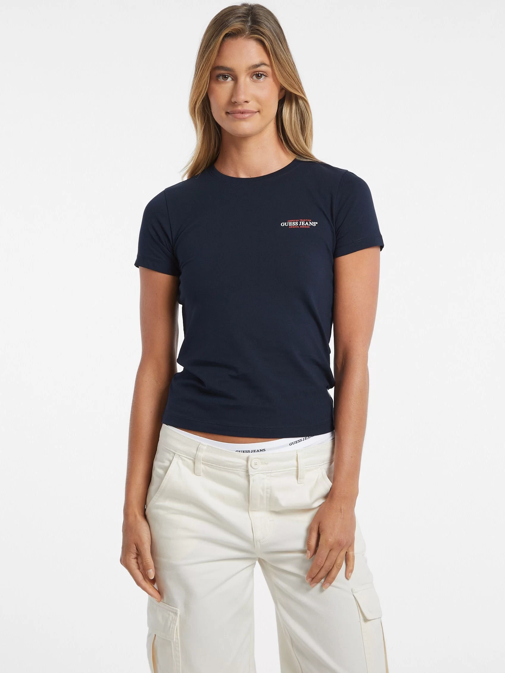 Guess Kadın Classic Mini Üçgen Logolu Siyah T-Shirt
