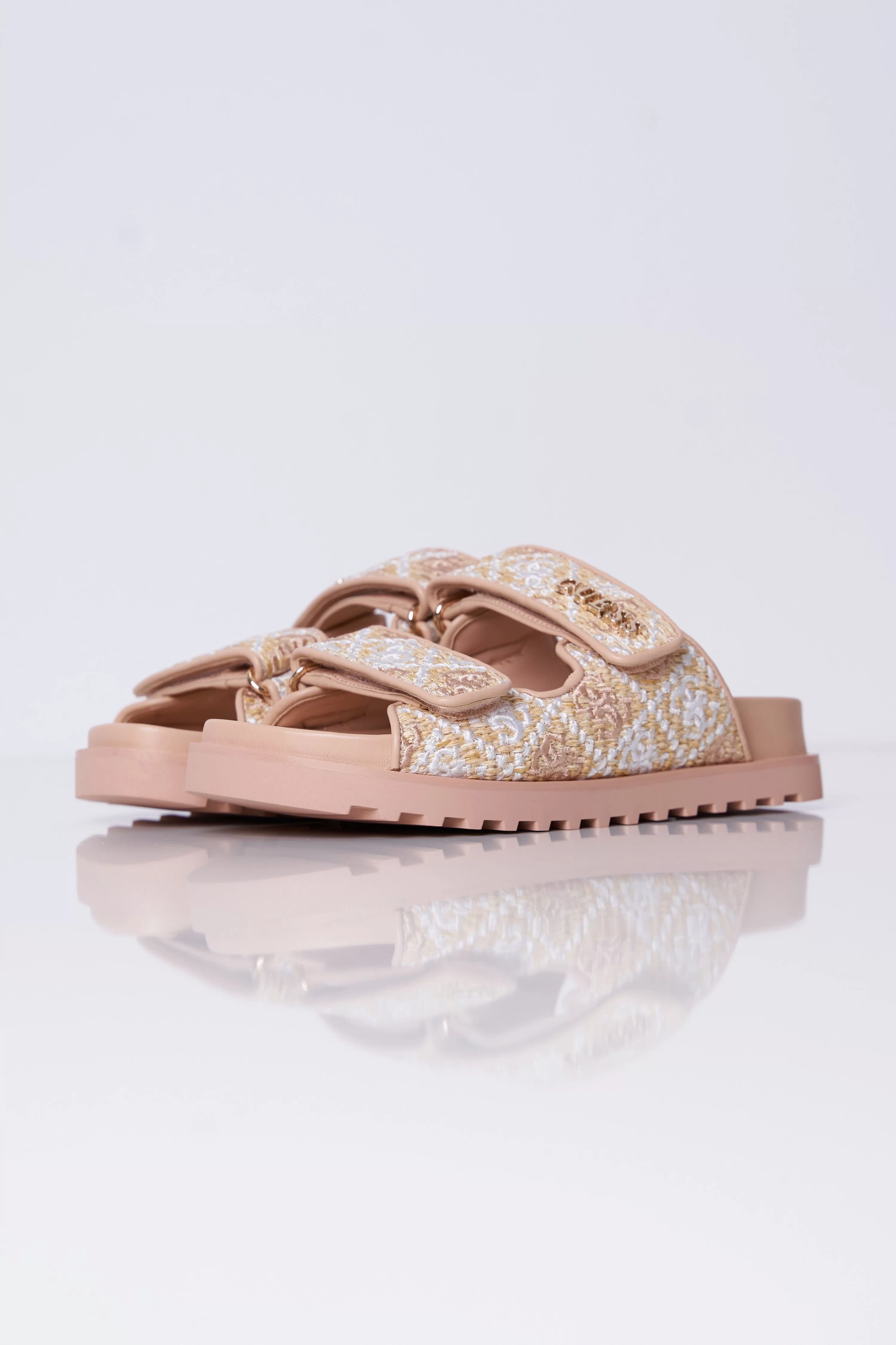 Guess Fadelızz Kadın Krem Terlik FLJFZZFAB19-CREAM