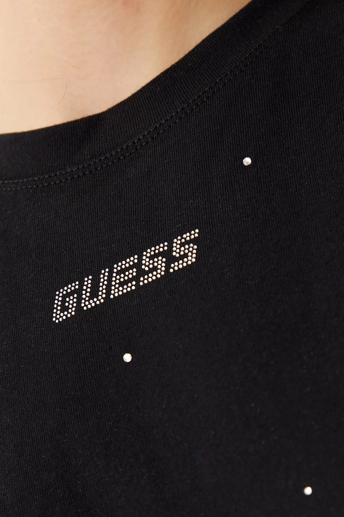 Guess Prımula Rhınestones Boxy Tee Kadın Siyah T-Shirt V5GI00I3Z14-JBLK