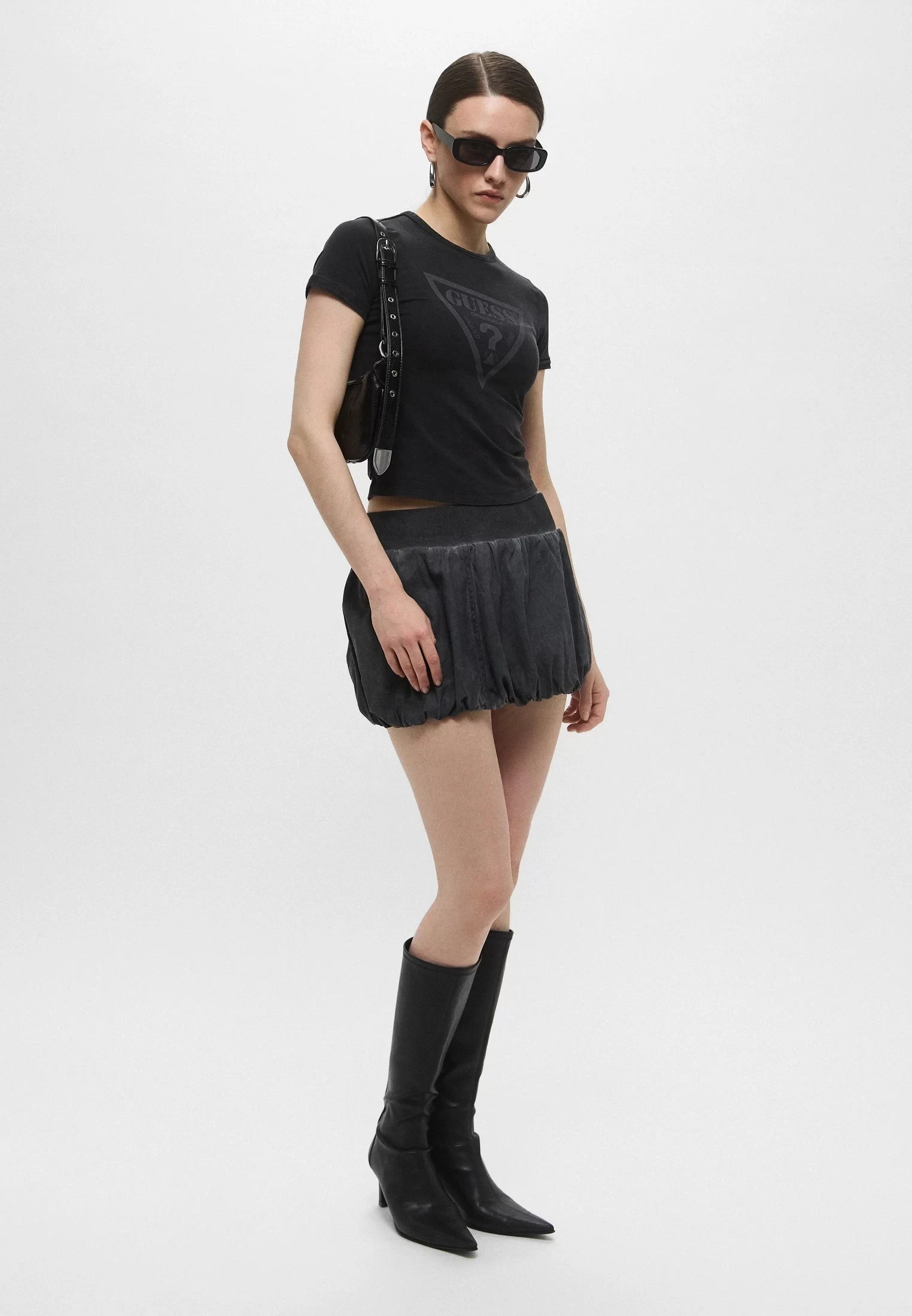 Guess Go Vıntage Trıangle Slım Tee Kadın Siyah T-Shirt W5GI32J1314-JTMU