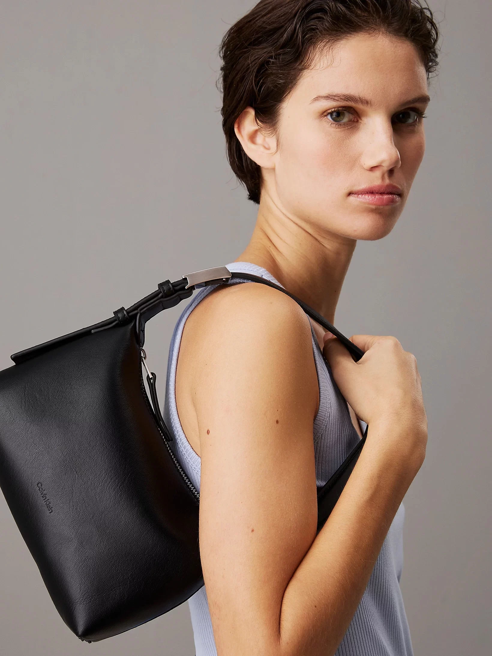 Calvin Klein Kadın Siyah Omuz Çantası K60K613027-BEH