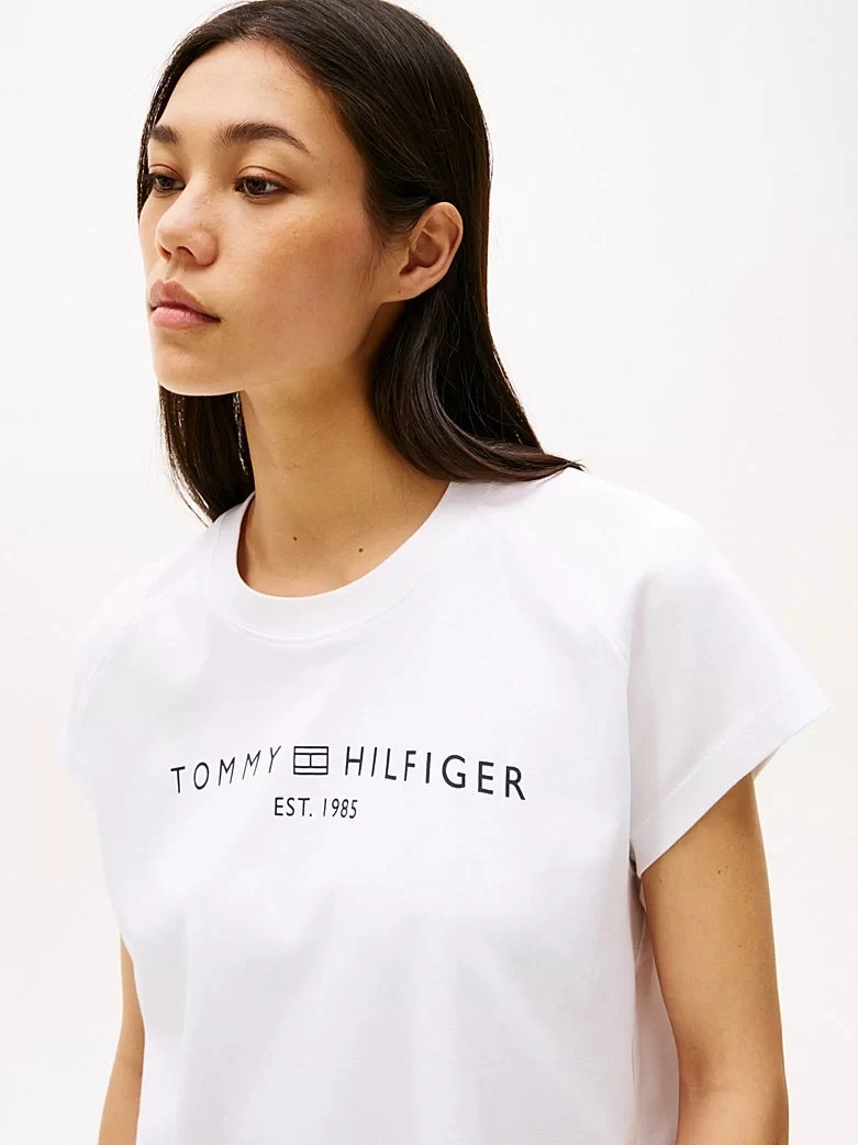Tommy Hilfiger Kadın Beyaz Rahat Kesim Kolsuz Tişört