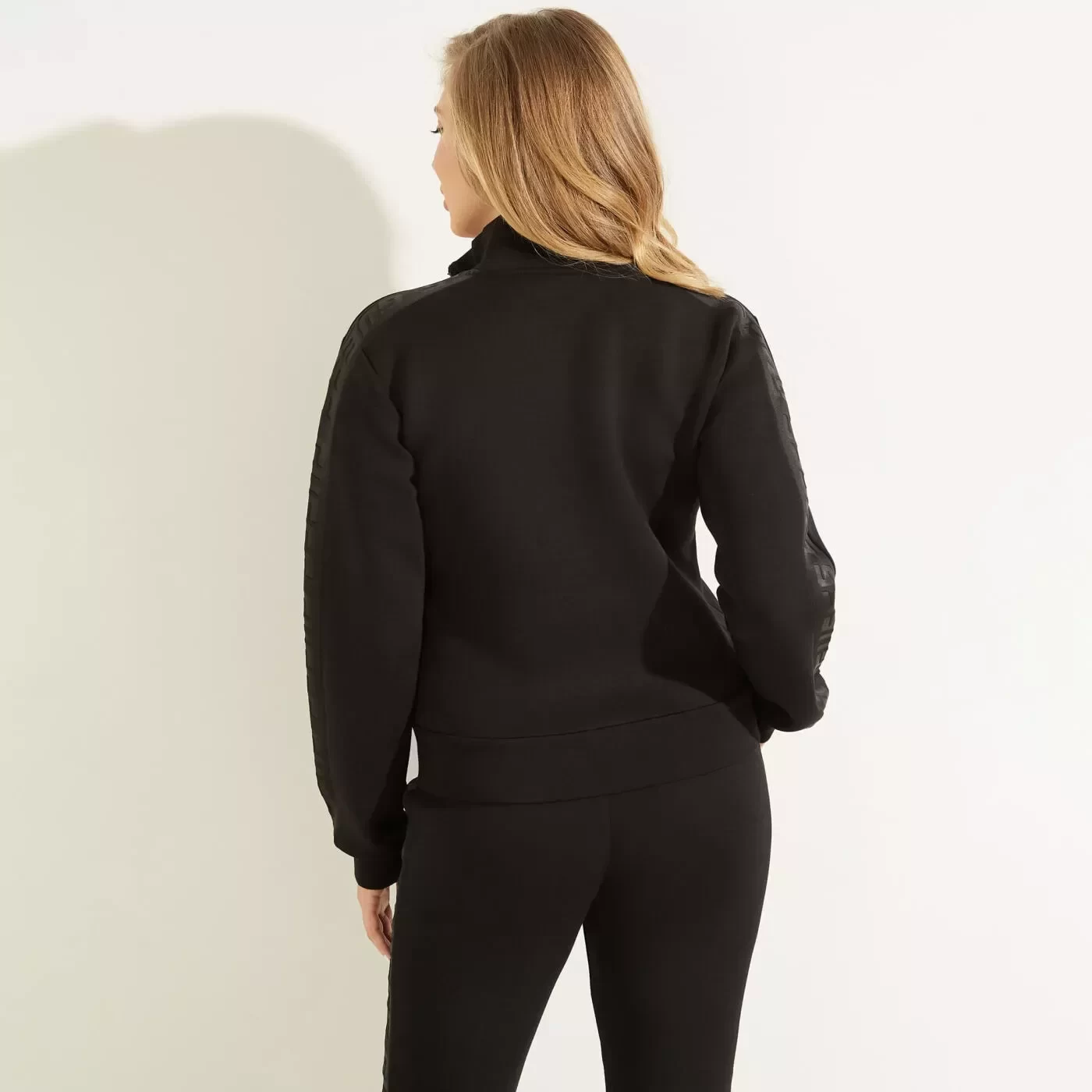 Guess New Allıe Scuba Zıp Sweatshırt Kadın Siyah Eşofman Üstü V2YQ17K7UW2-JBLK