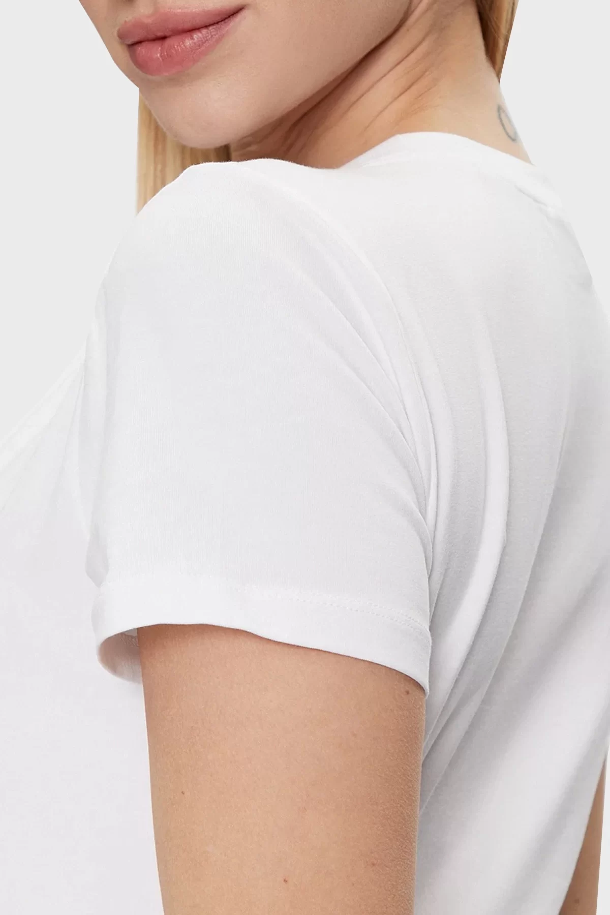 Guess Skylar Streç Pamuklu Slim Fit Kadın Beyaz T-shirt V4GI09J1314-G011