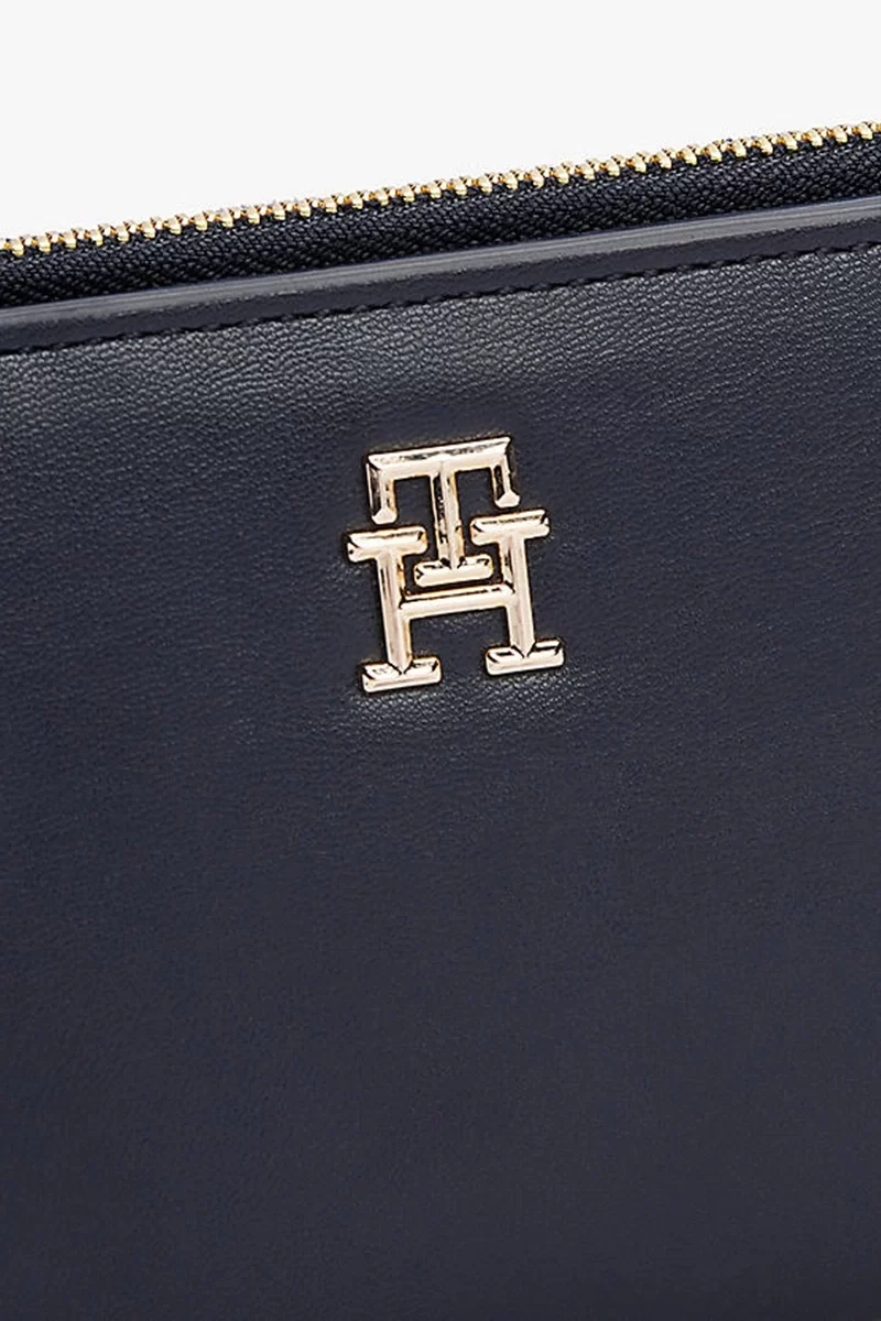 Tommy Hilfiger Logolu Kadın Lacivert  Fermuarlı Cüzdan