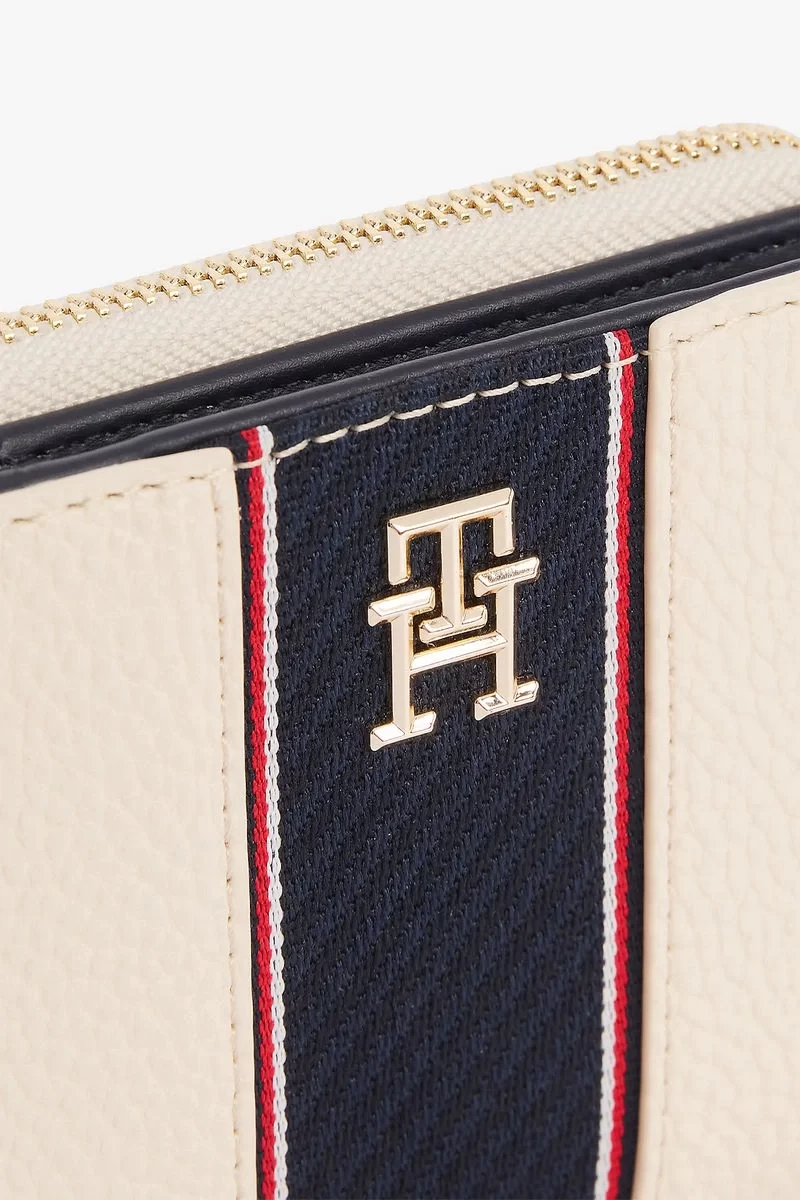 Tommy Hilfiger Kadın TH Monogram Fermuarlı Bej Cüzdan