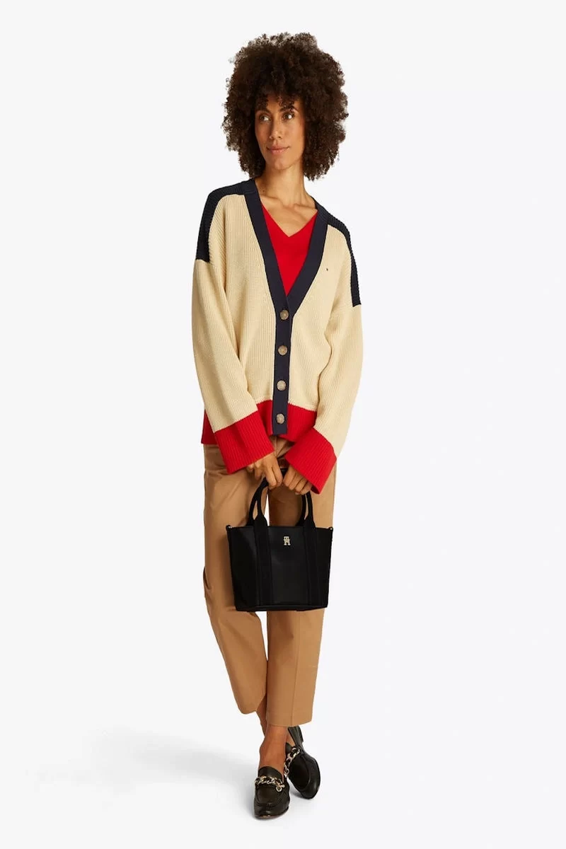 Tommy Hilfiger Kadın TH Monogram Siyah Çanta