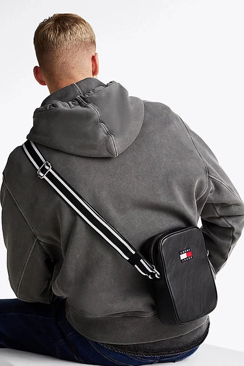Tommy Hilfiger Erkek Siyah Askılı Çapraz Omuz Çantası