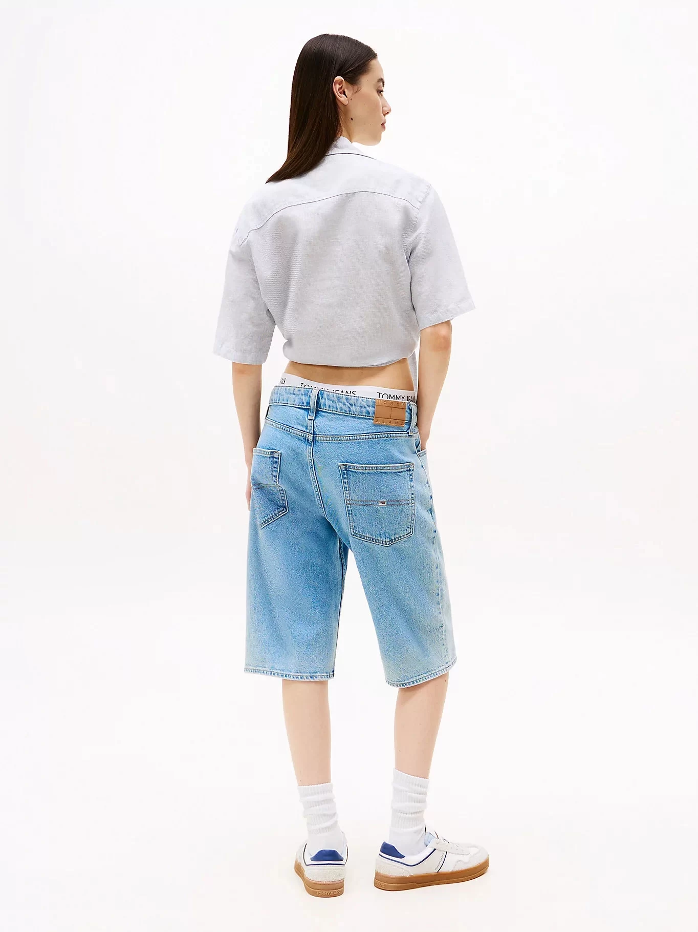 Tommy Jeans Kadın Kısa Kollu Düğüm Detaylı Crop Gömlek