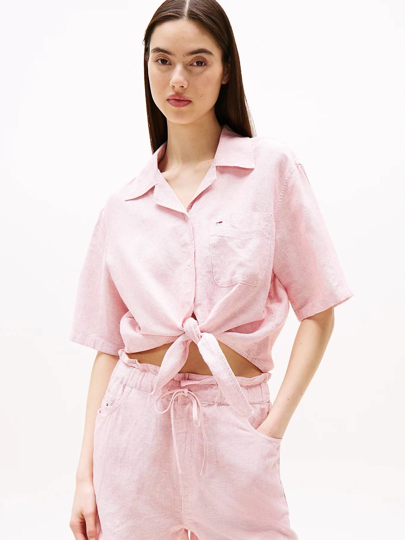 Tommy Jeans Kadın Pembe Cropped Keten Kısa Kollu Gömlek