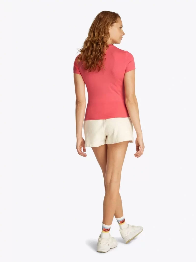 Tommy Jeans Kadın Logolu Kırmızı Slim Fit T-Shirt