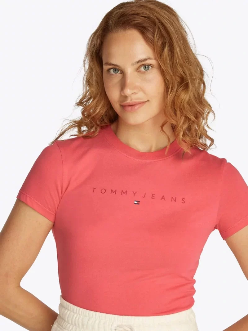 Tommy Jeans Kadın Logolu Kırmızı Slim Fit T-Shirt
