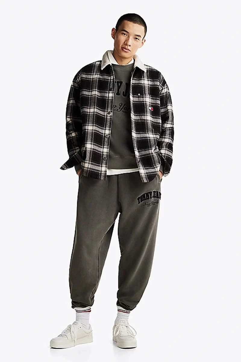 Tommy Jeans Erkek Siyah Rahat Jogger Eşofman Altı