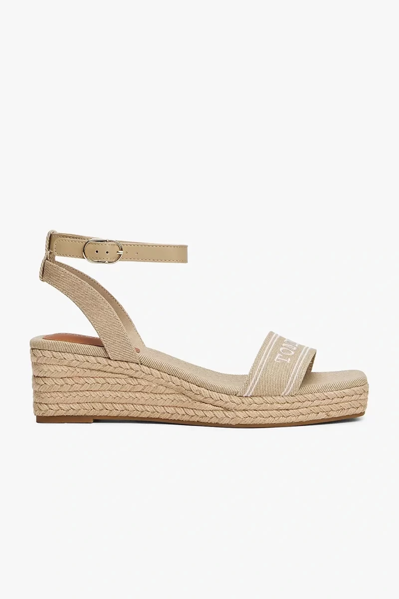 Tommy Hilfiger Kadın  Bej Monotype Kamalı Sandalet