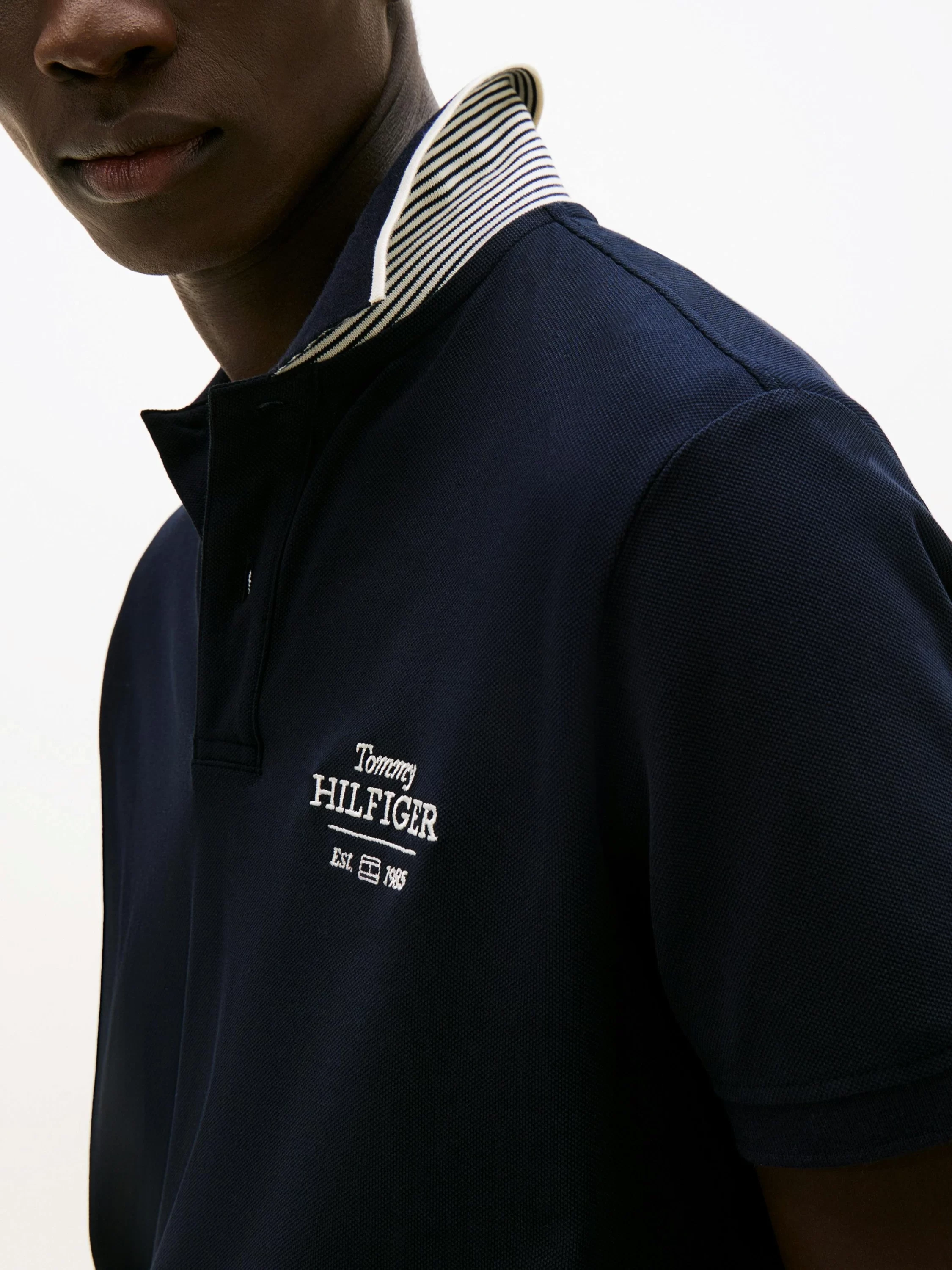 Tommy Hilfiger Nakışlı Logo Polo Yaka Lacivert T-shirt