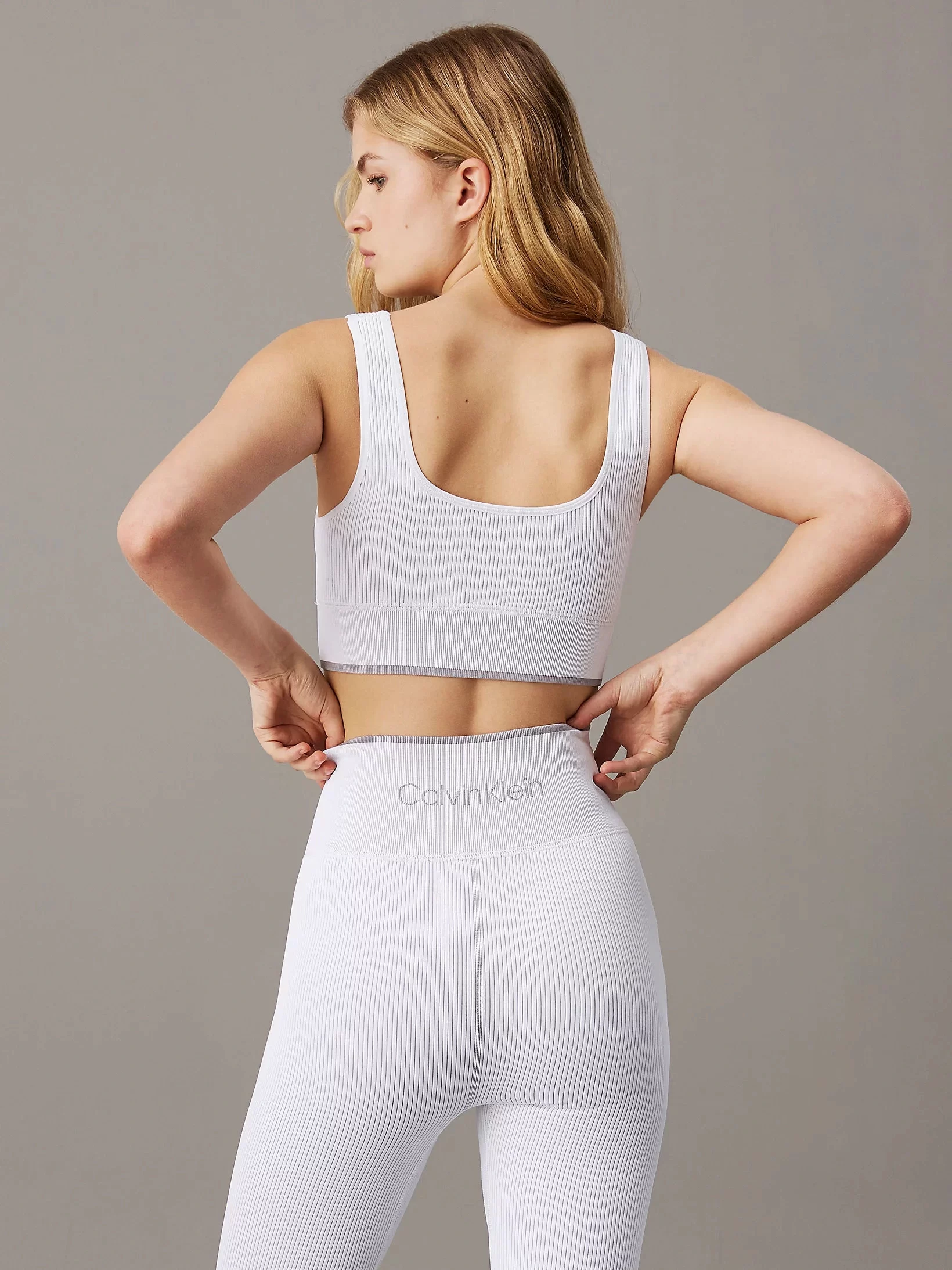 Calvin Klein Kadın Beyaz Bel Lastikli Spor Büstiyer