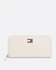 Tommy Hilfiger Kadın Beyaz Logo Plakalı Fermuarlı Cüzdan