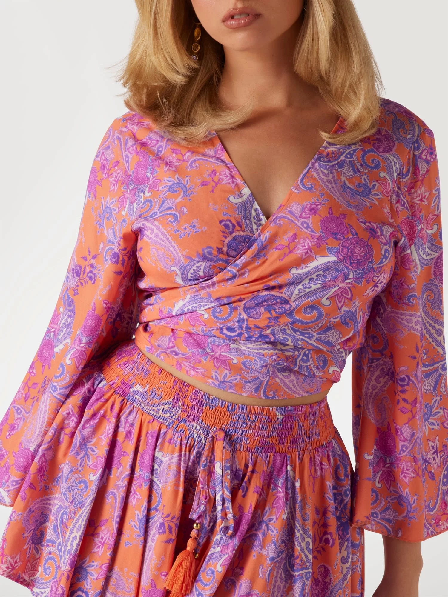 Guess Kadın Çok Renkli Bağlamalı Kısa Kimono Üst