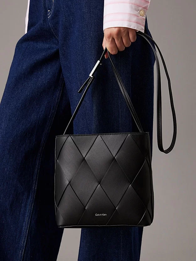 CK WOVEN SQUARE CROSSBODY