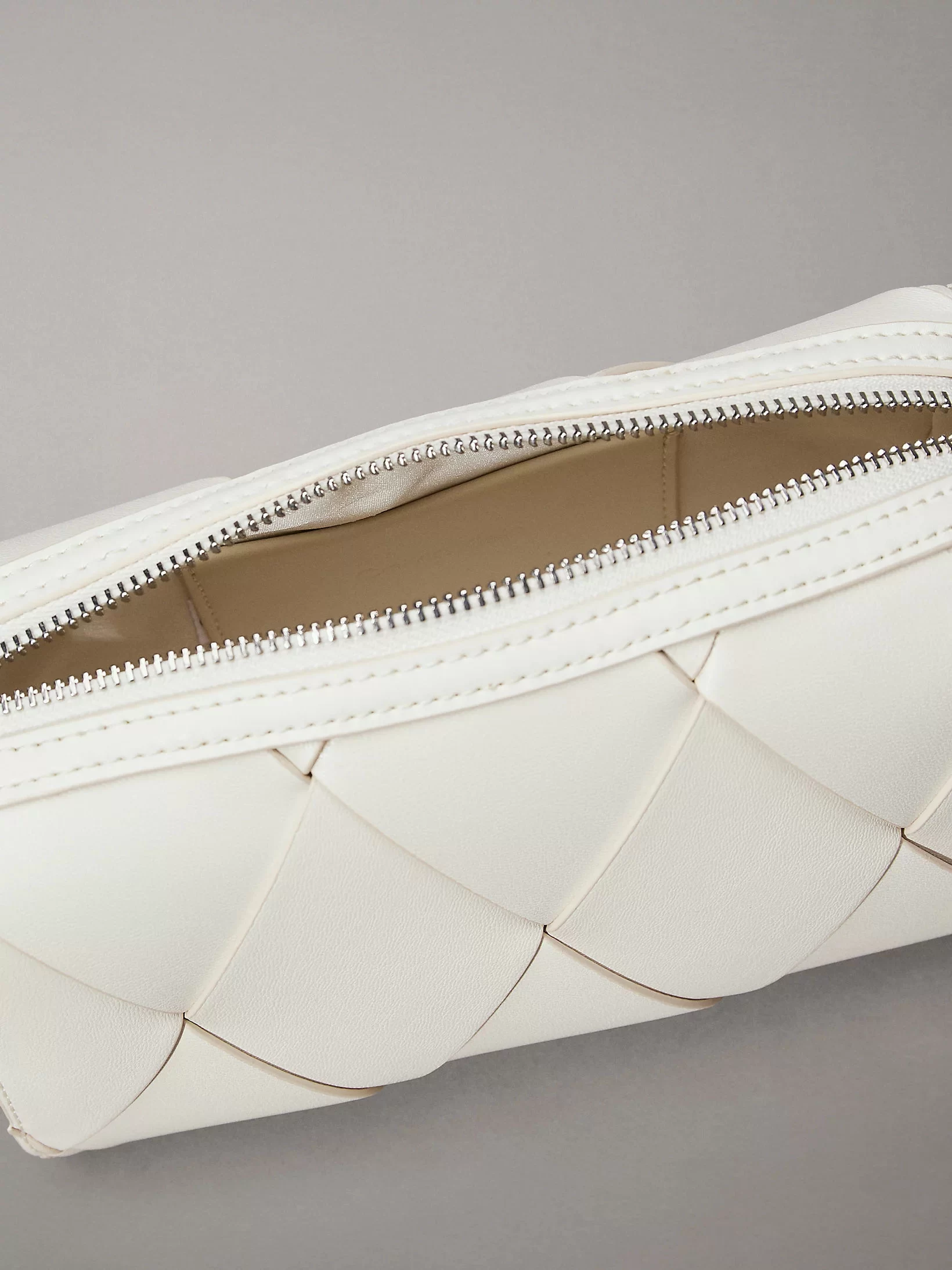CK WOVEN CAMERA BAG