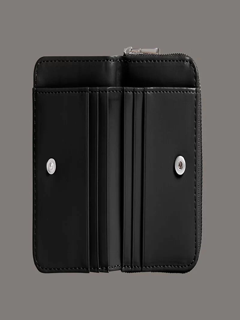 SCULPTED MED FLAP ZIP AROUND