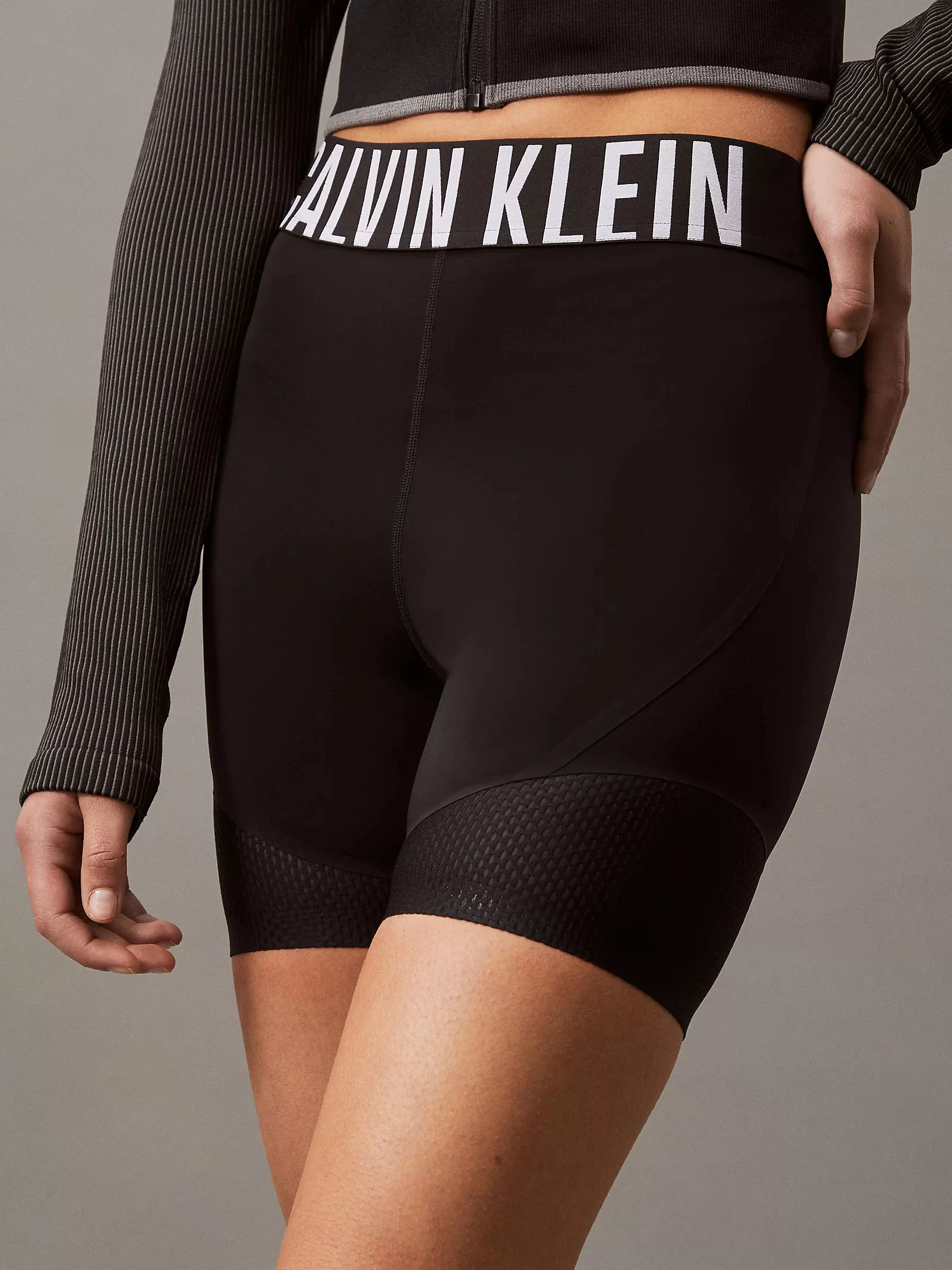Calvin Klein Kadın Siyah Bisiklet Şortu