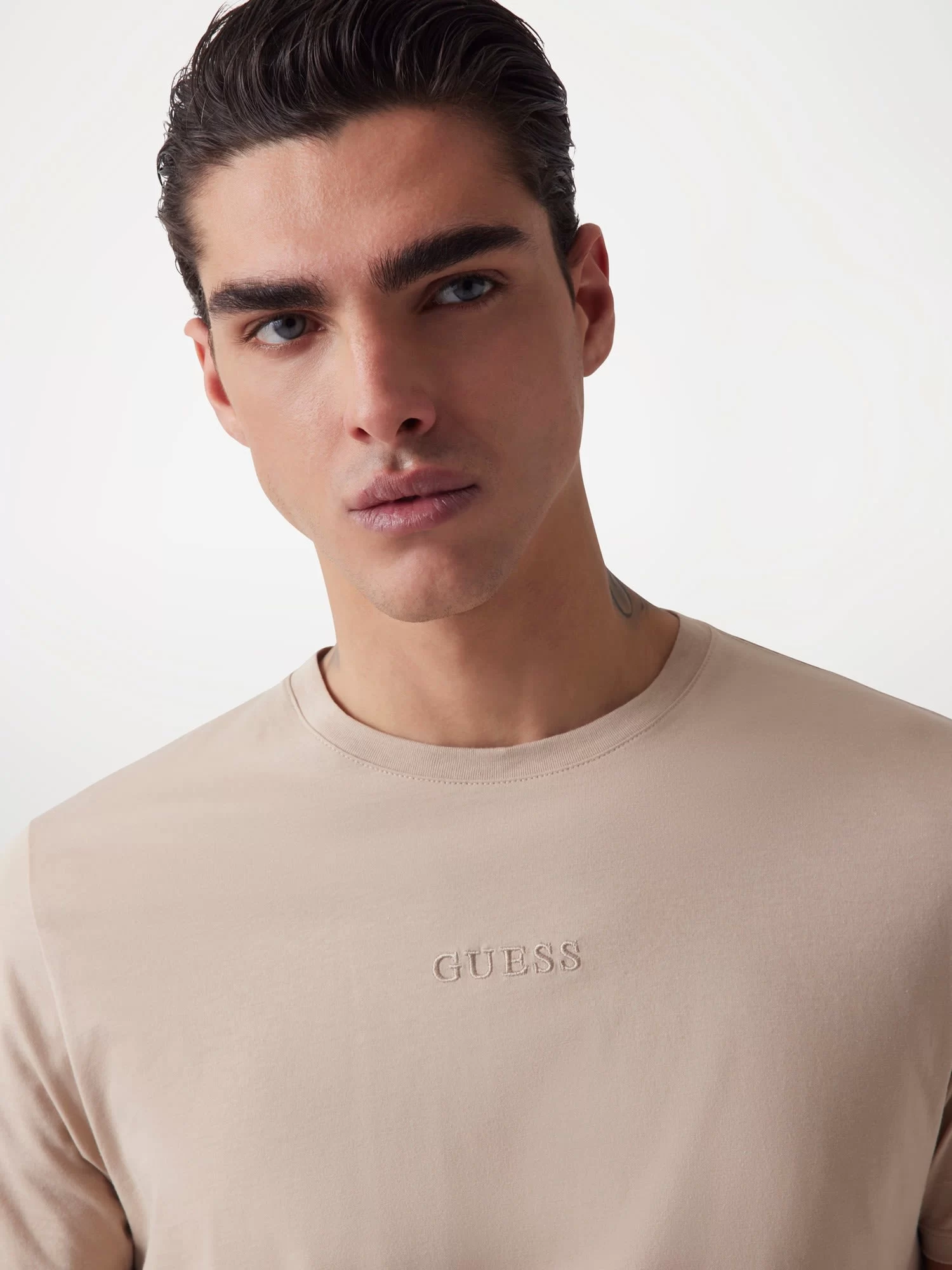 Guess Erkek Bej Guess Nakışlı Pima Tişört