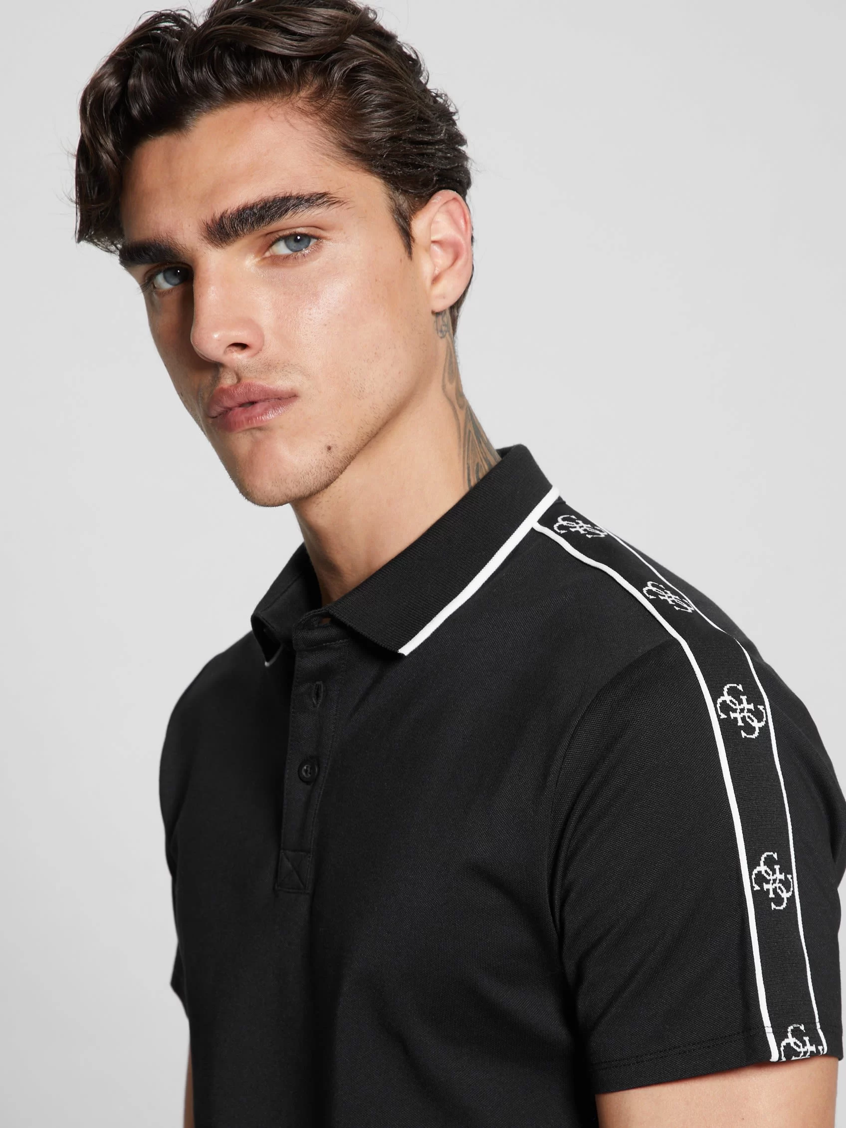Guess Erkek Siyah Quattro G Şeritli Polo Tişört