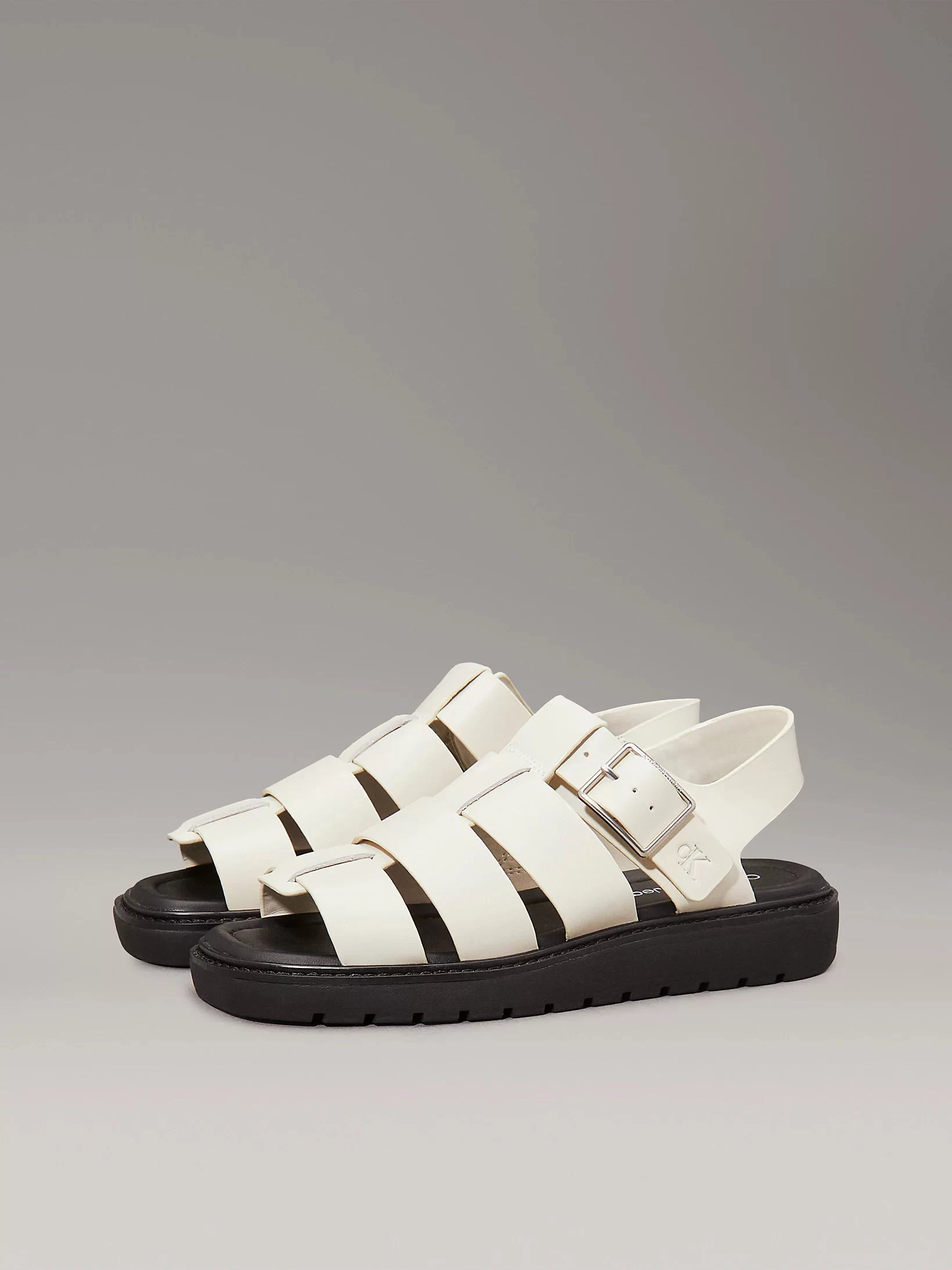 Calvin Klein Kadın Siyah-Beyaz  Deri Balıkçı Sandalet