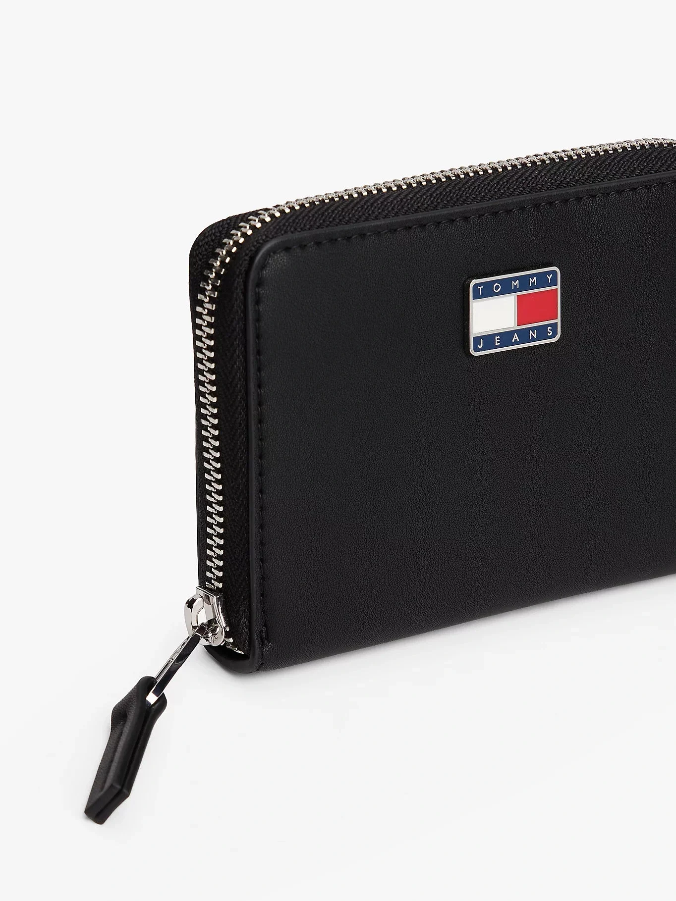 Tommy Hilfiger TJW Cool Orta Boy Fermuarlı Kadın Siyah Cüzdan AW0AW18031BDS