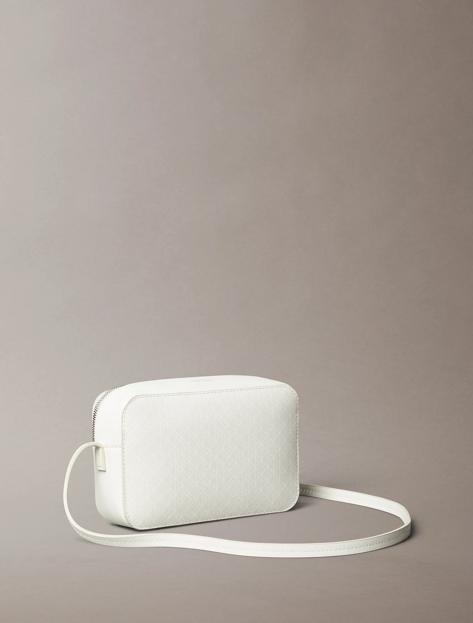 Calvin Klein Amblemli Tamamı Baskılı Uzun Kamera Kadın Haki Çapraz Çanta LV04F3268G-2XB