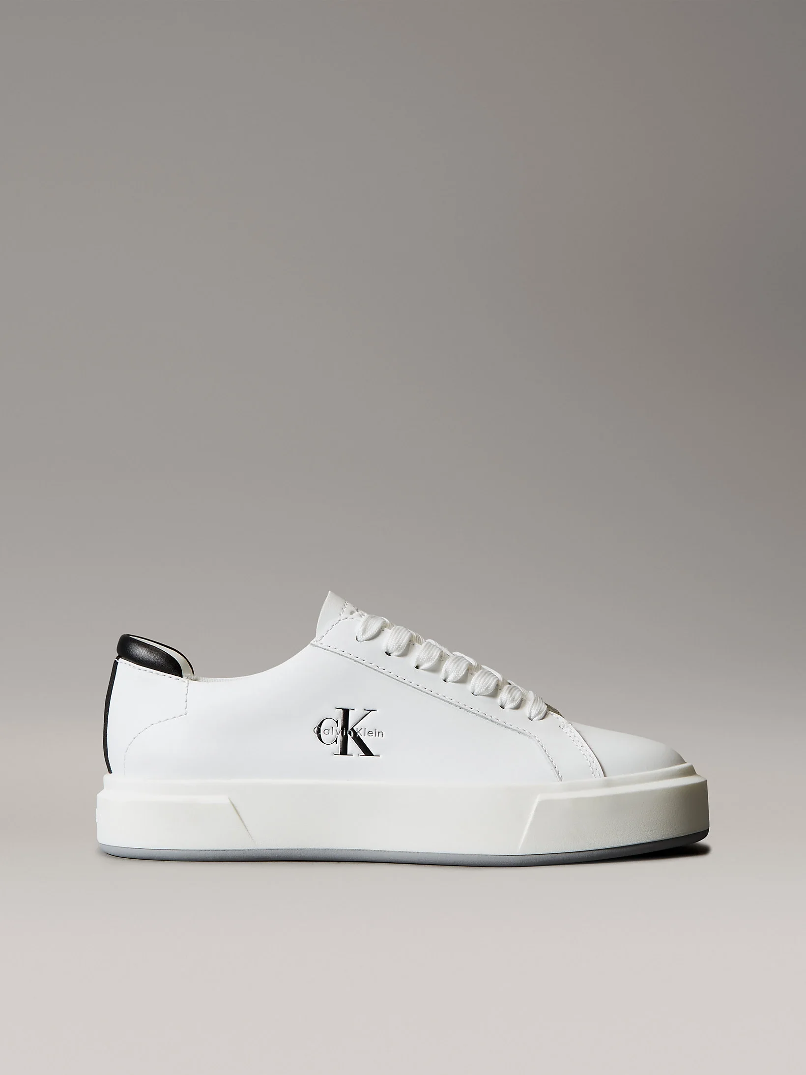 Calvin Klein Basket Cupsole Bağcıklı Deri Çok Renkli Kadın Beyaz Sneaker YW0YW01945-01W