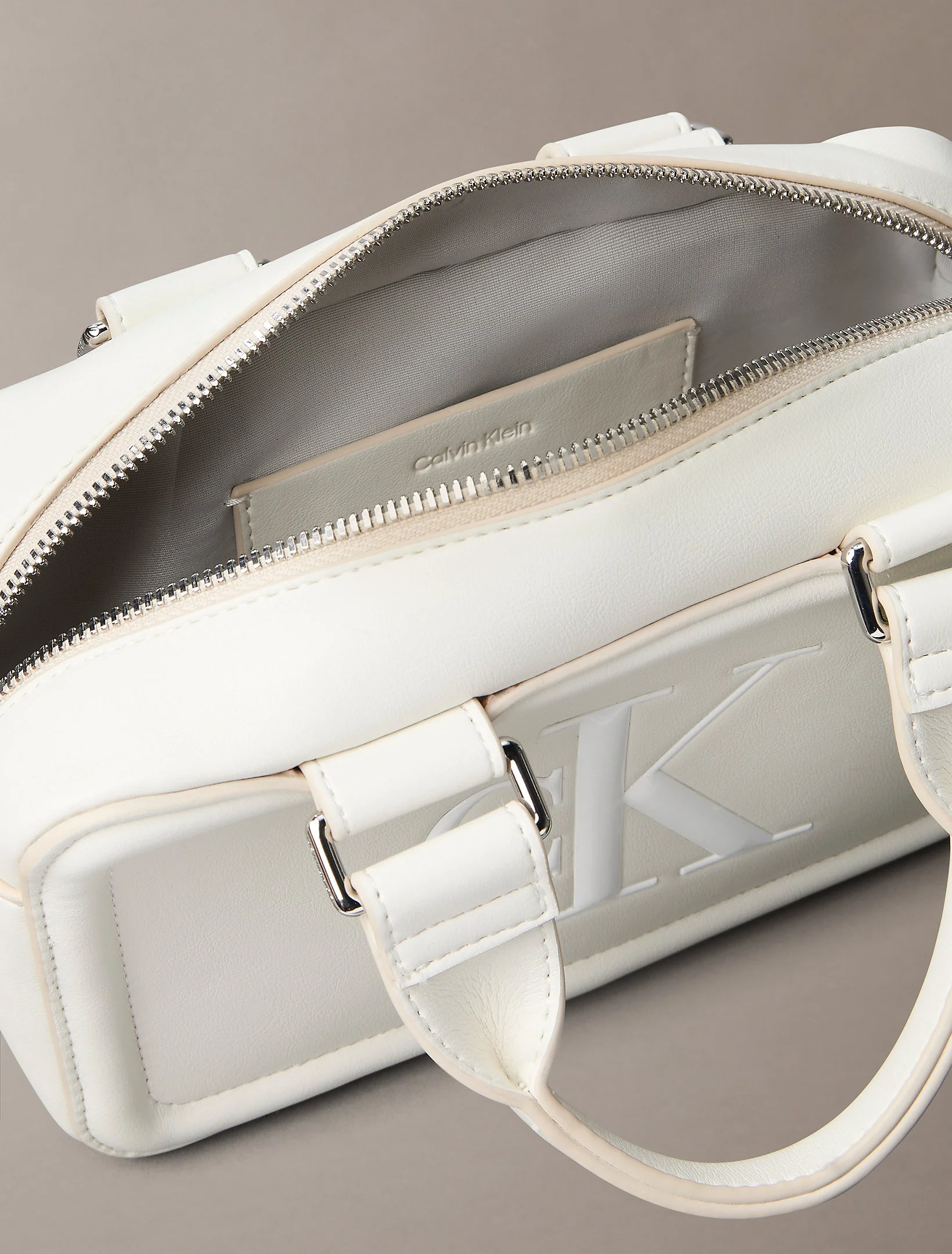 Calvin Klein Bold CK Bauletto Çapraz Askılı Kadın Haki Çapraz Çanta LV04F3411G-FUP