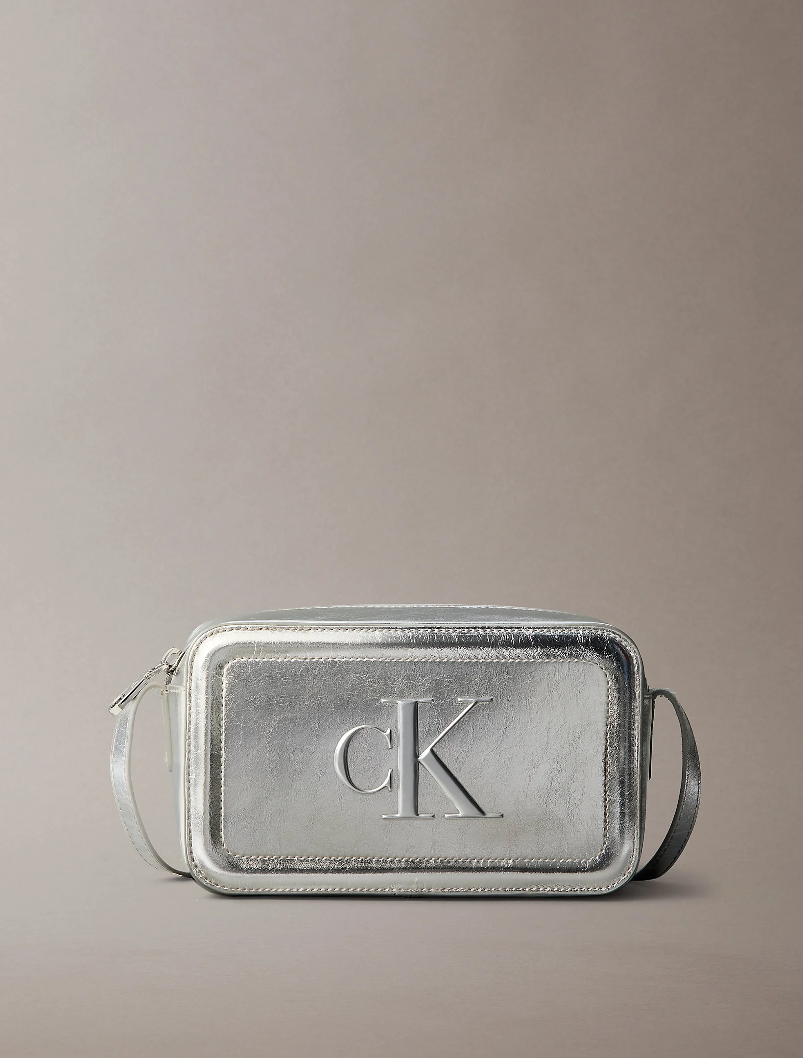 Calvin Klein Bold CK Metalik Kamera Kadın Metalik Gri Çapraz Çanta LV04F3331G-3JH