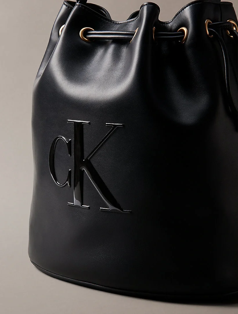 Calvin Klein Büyük CK Logolu Kova Kadın Siyah Çanta LV04F3232G-UB1
