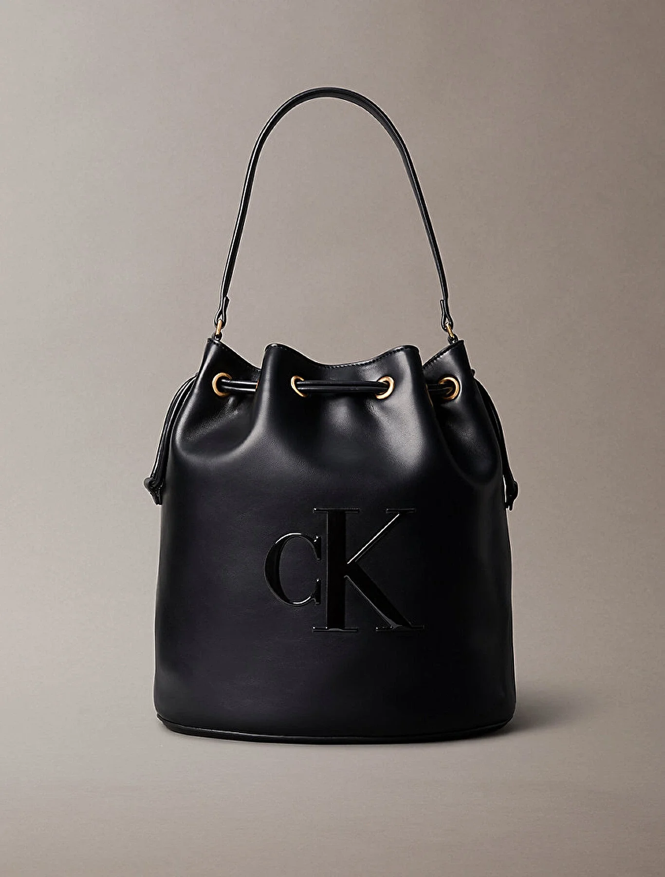 Calvin Klein Büyük CK Logolu Kova Kadın Siyah Çanta LV04F3232G-UB1